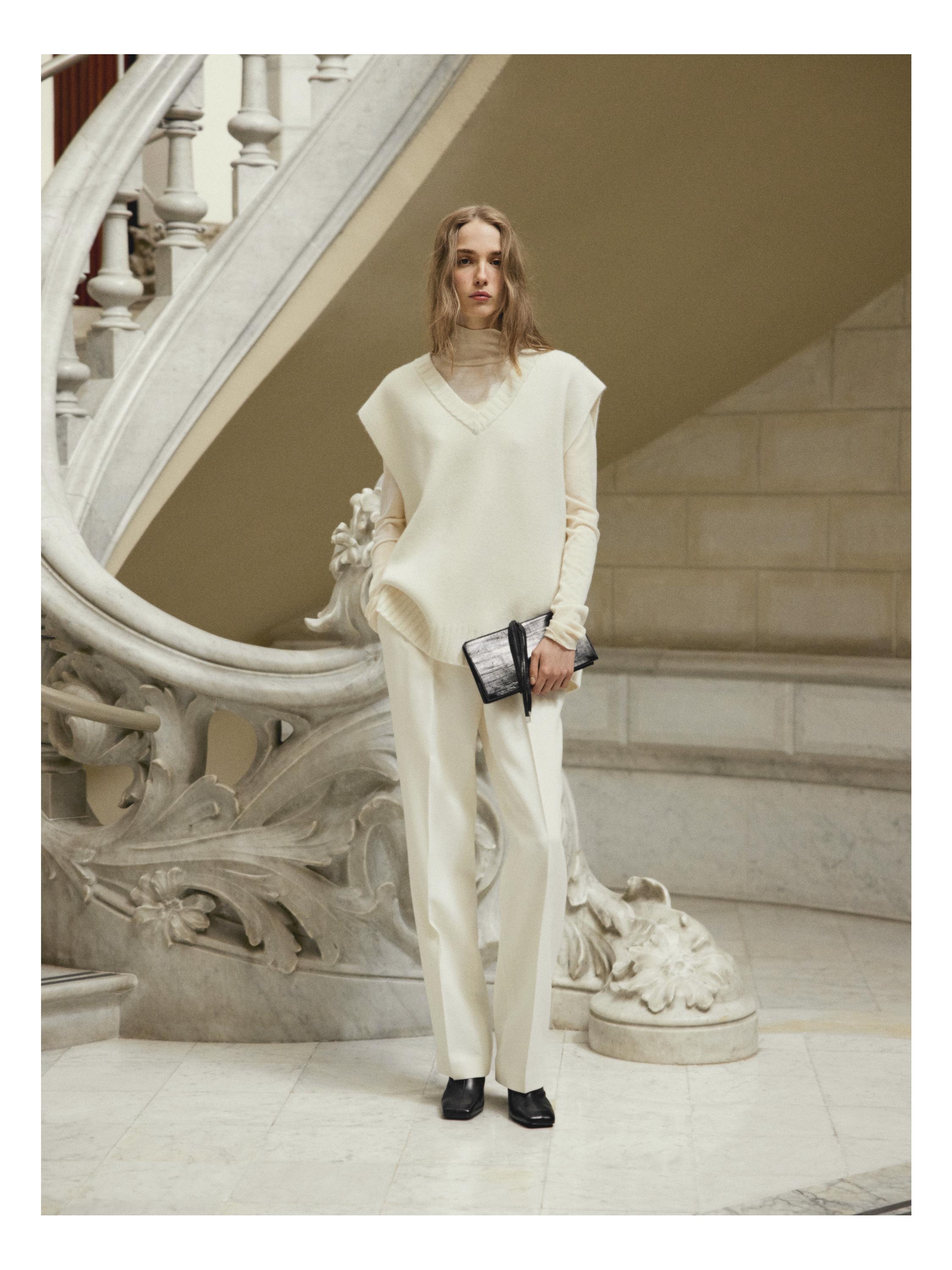 Long wool knit vest — Off white