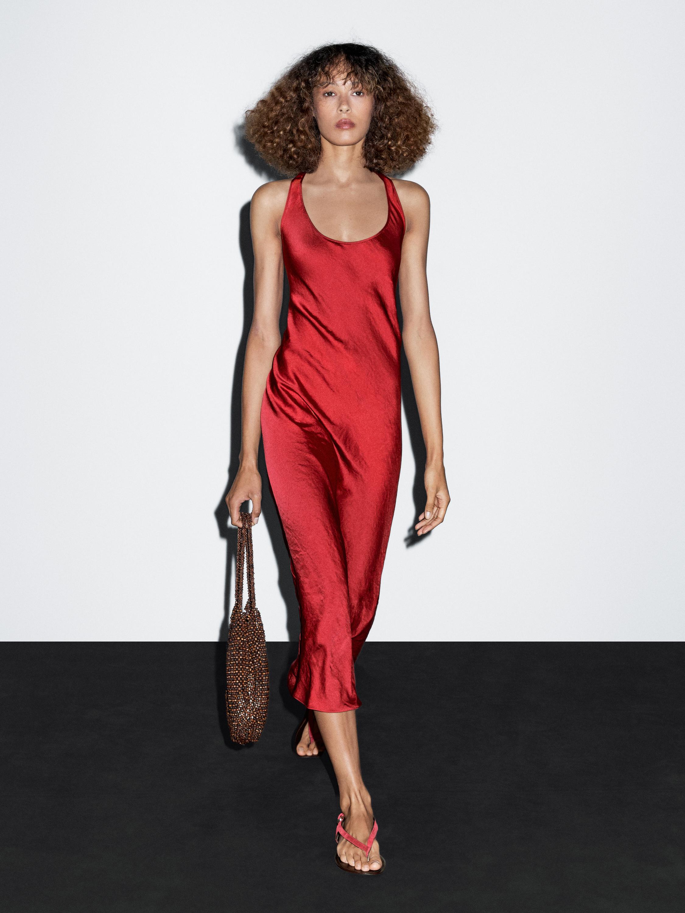 Long satin dress with round neckline