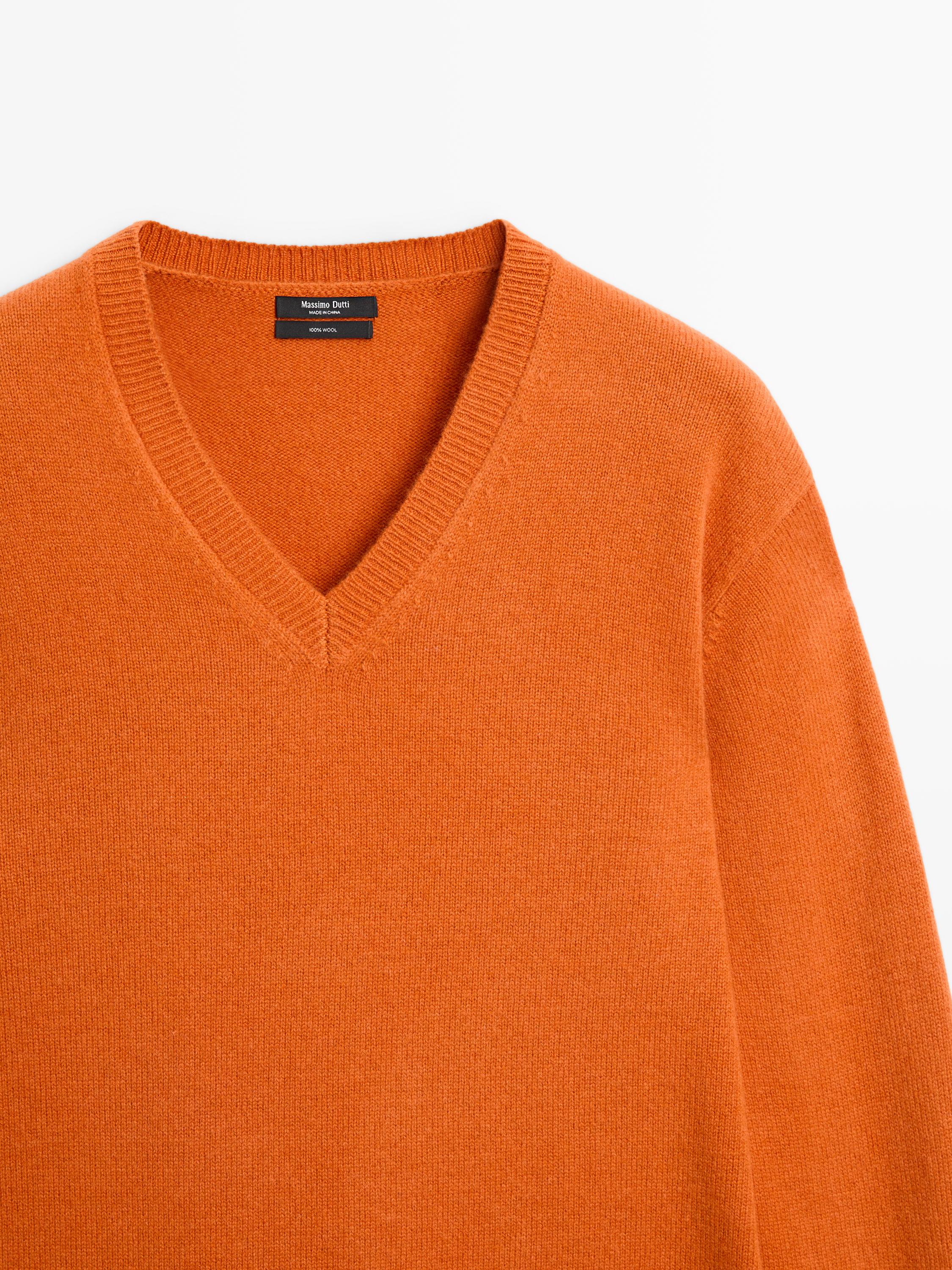 V-neck knitted jumper