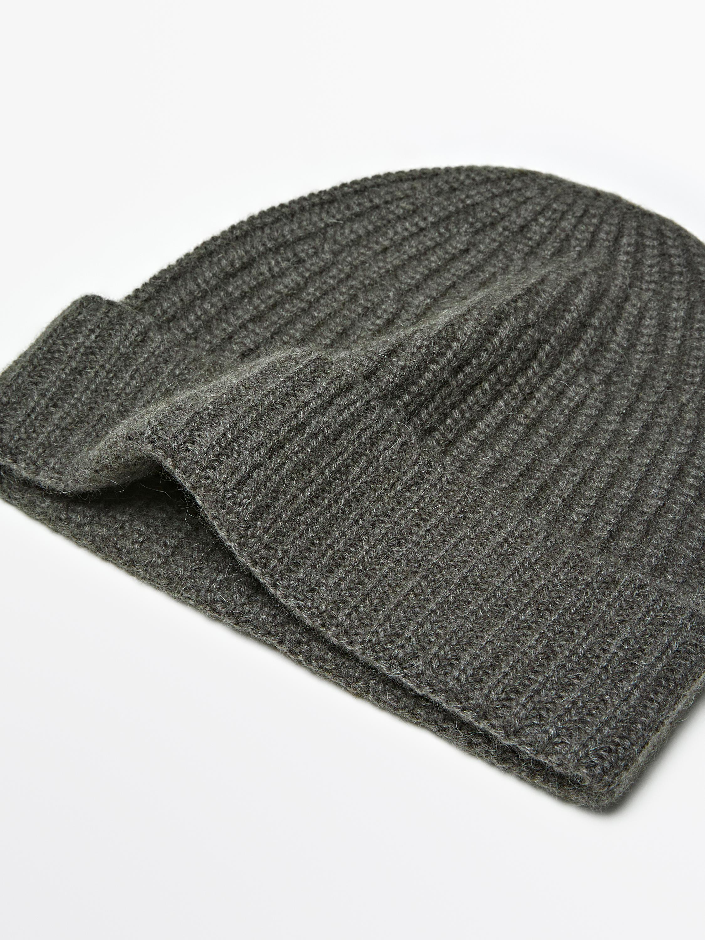 Ribbed 100% cashmere beanie