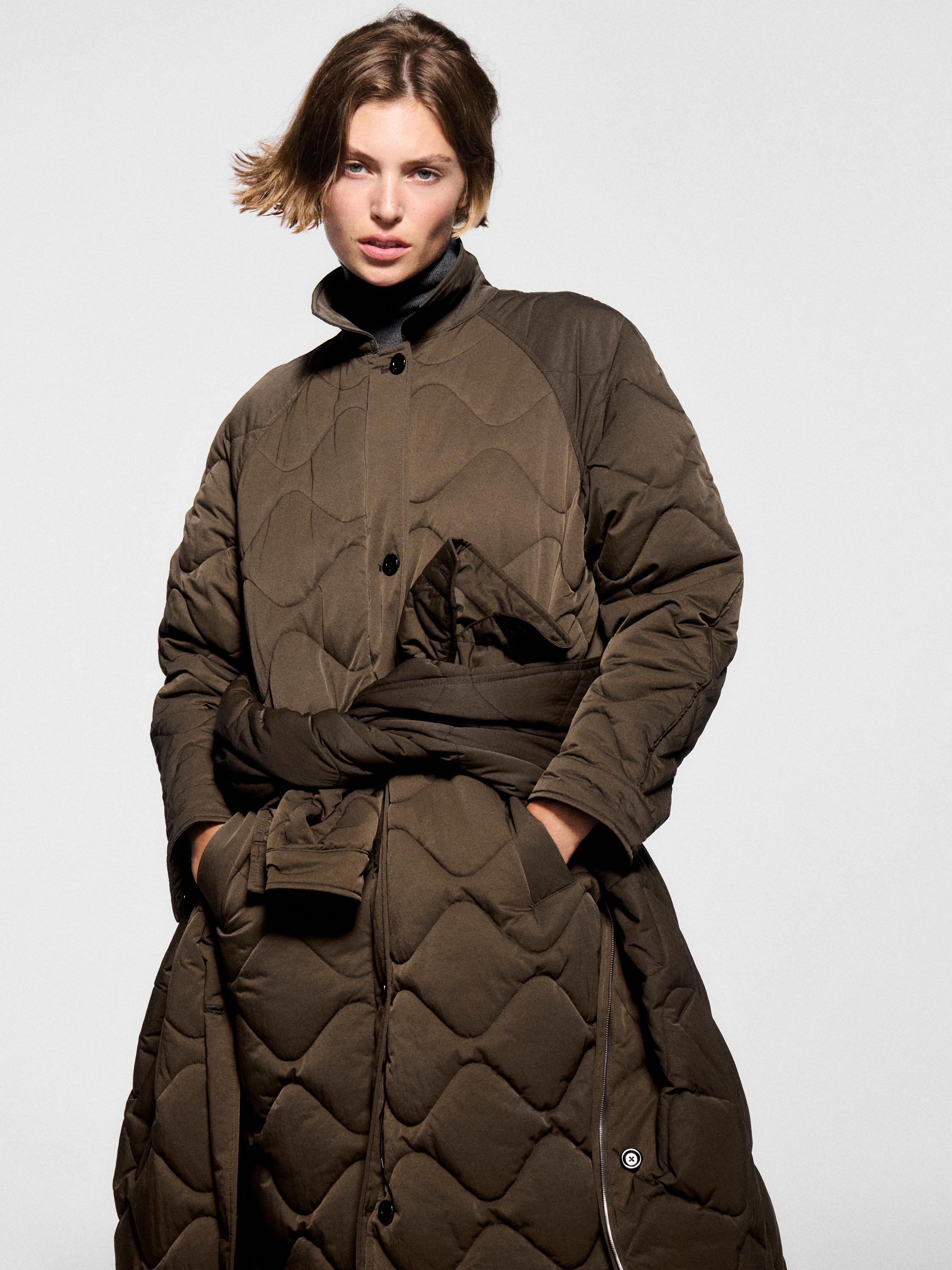 Lange wasserabweisende Steppjacke