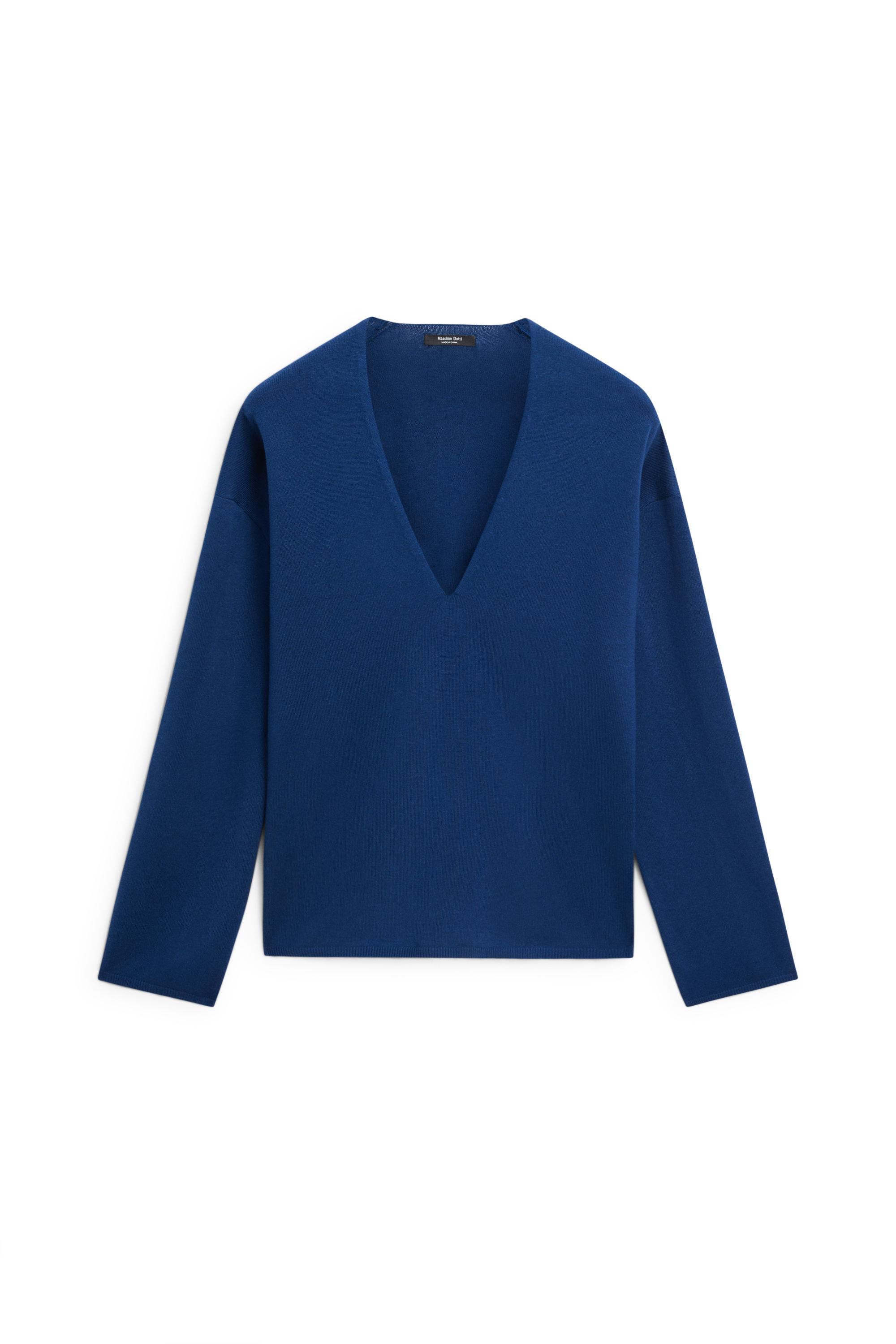 Striped V-neck knit sweater — NAVY BLUE