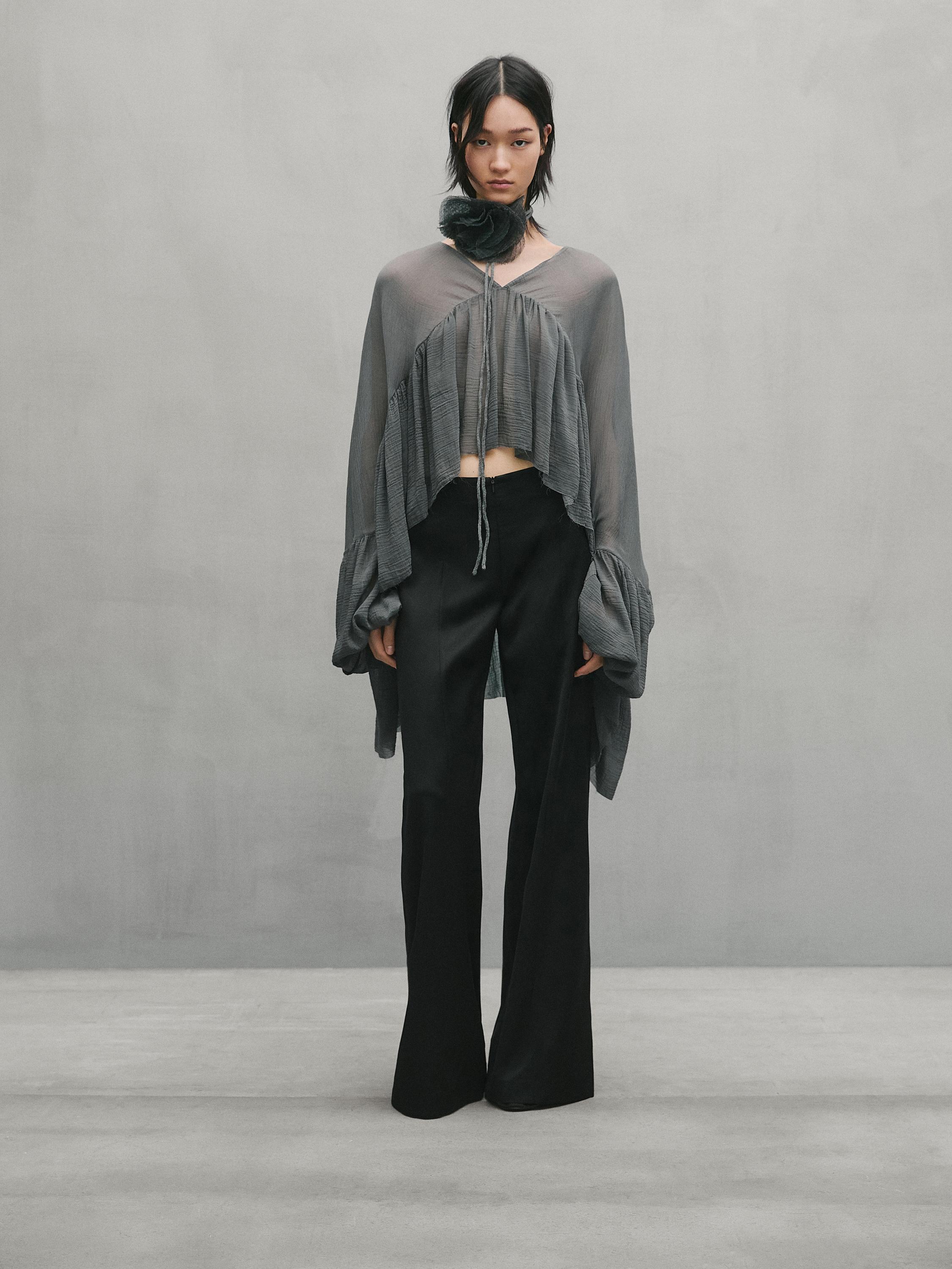 Flowing shirt with ruffle details - Studio