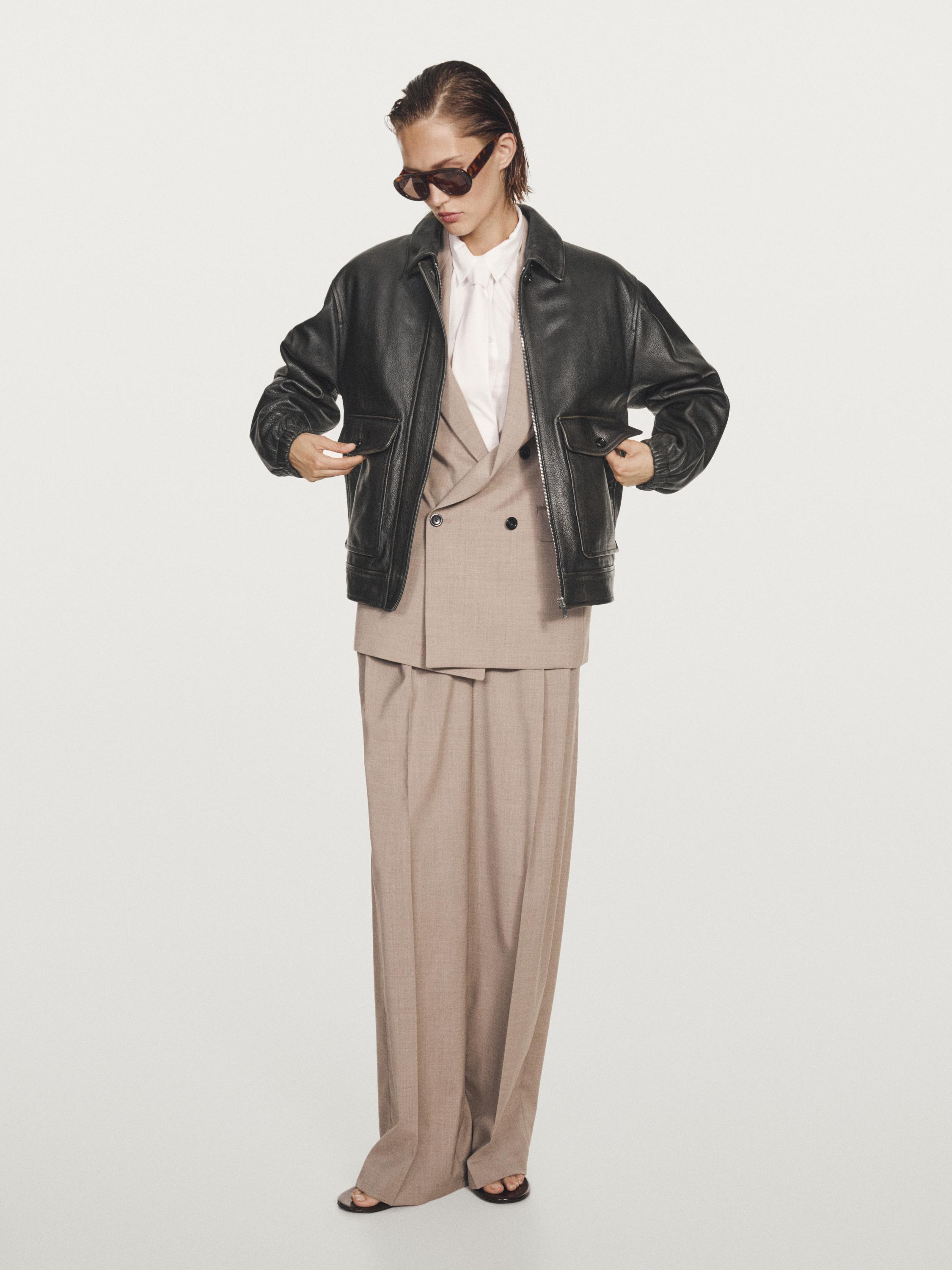 Chaqueta piel napa detalle cuello