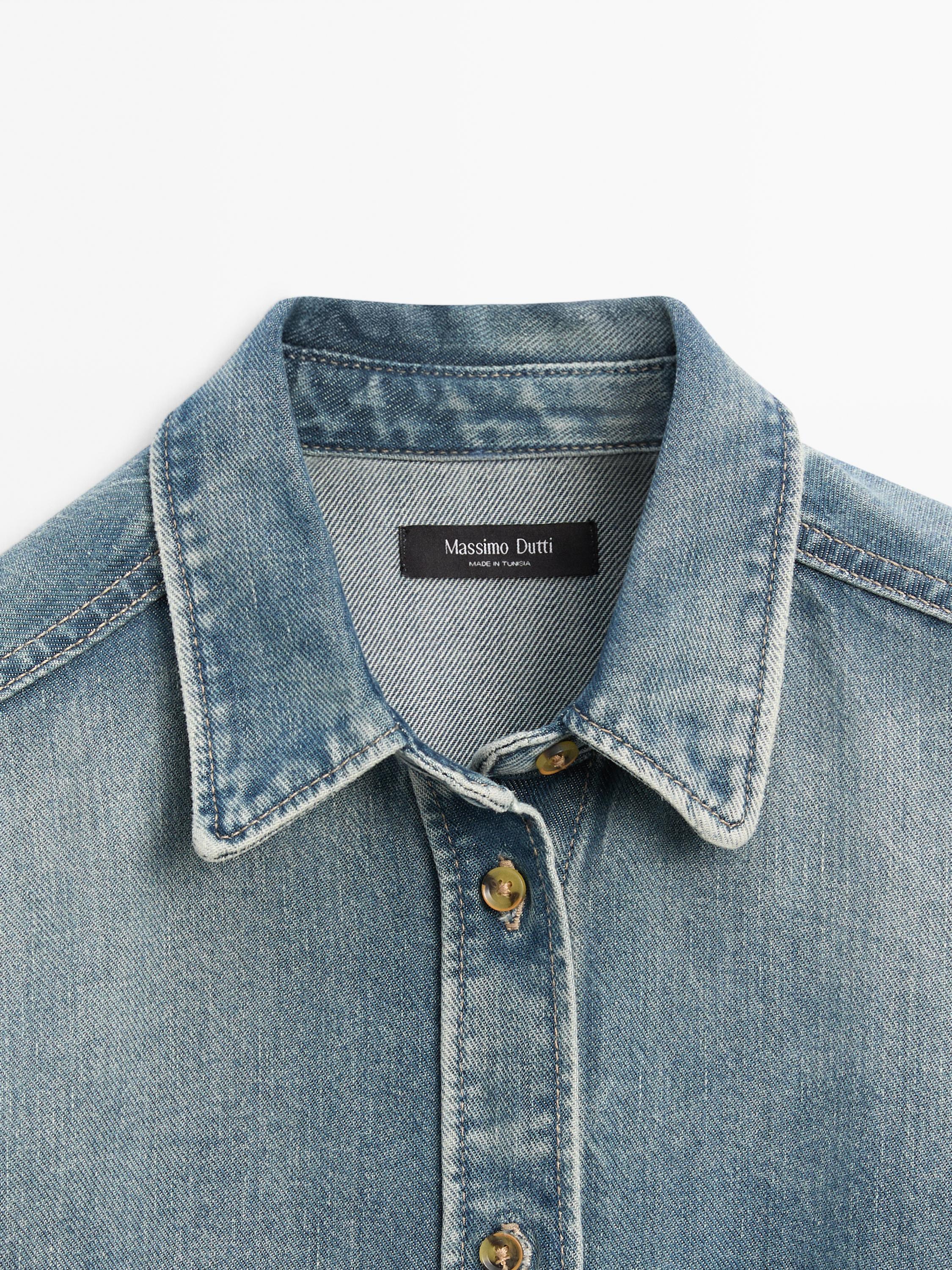 Loose-fitting denim shirt with pockets