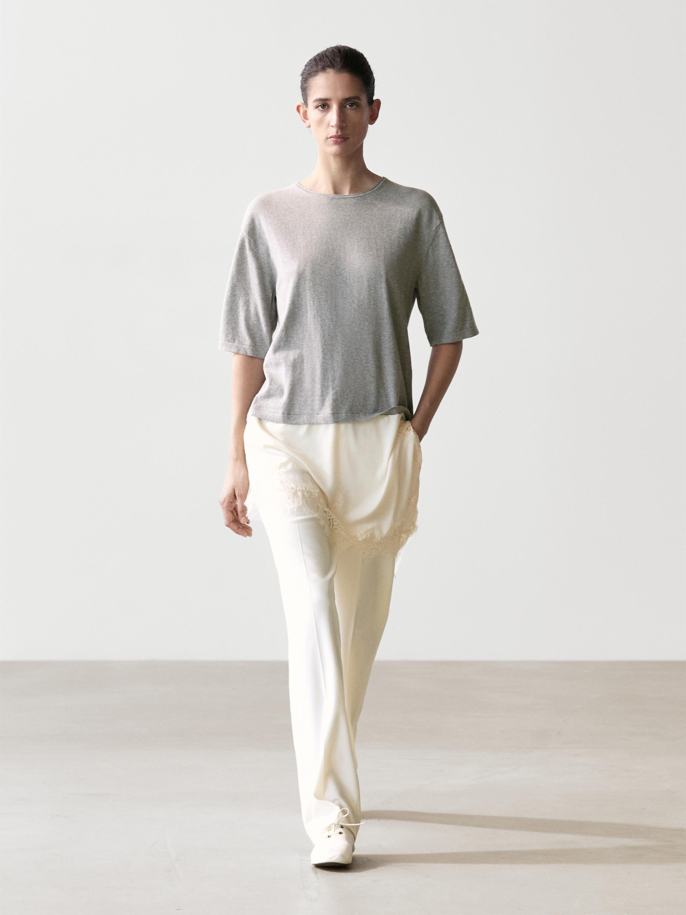 Kombinierter Pullover mit Spitze
