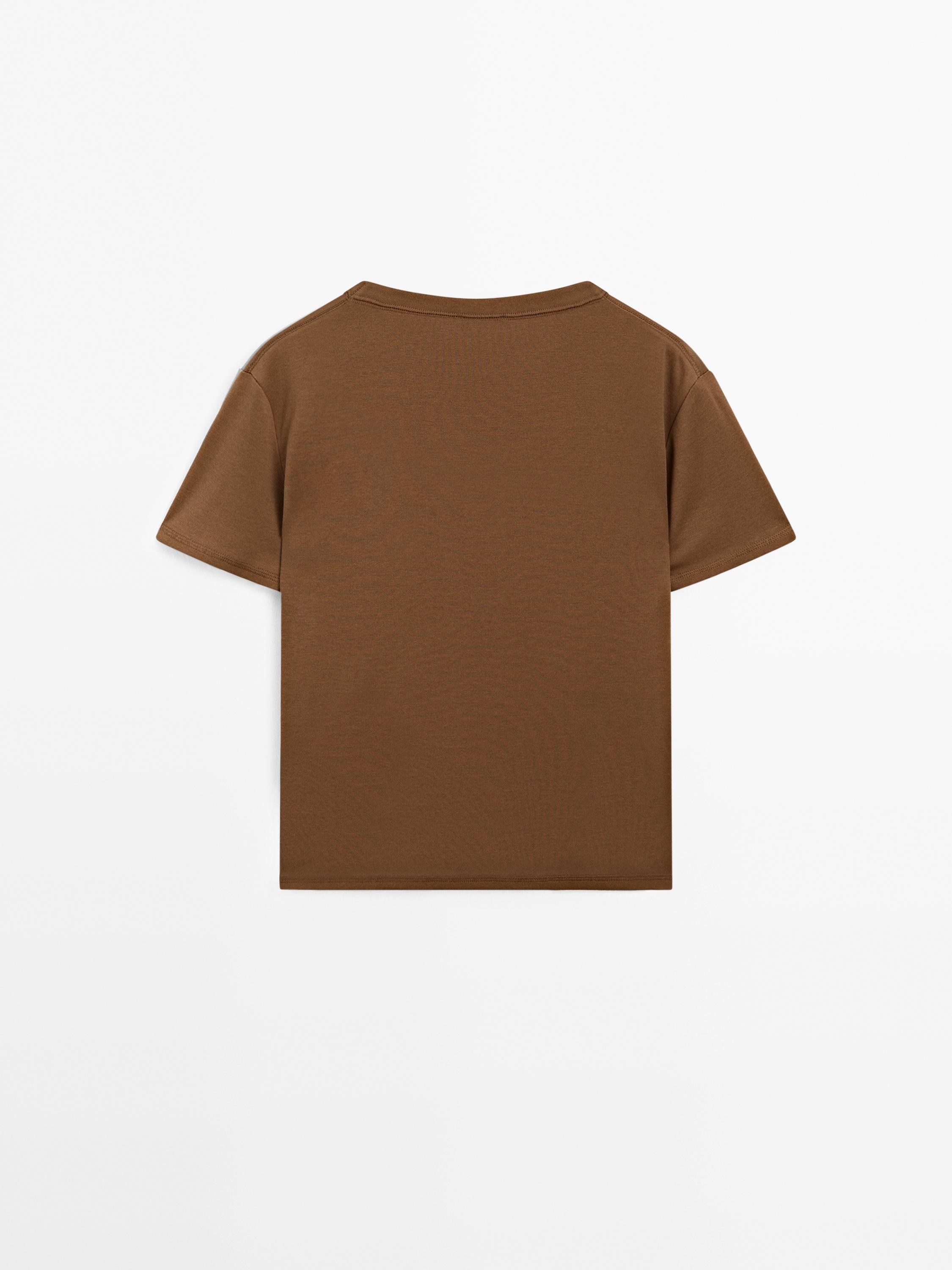 Regular fit t-shirt with collar detail