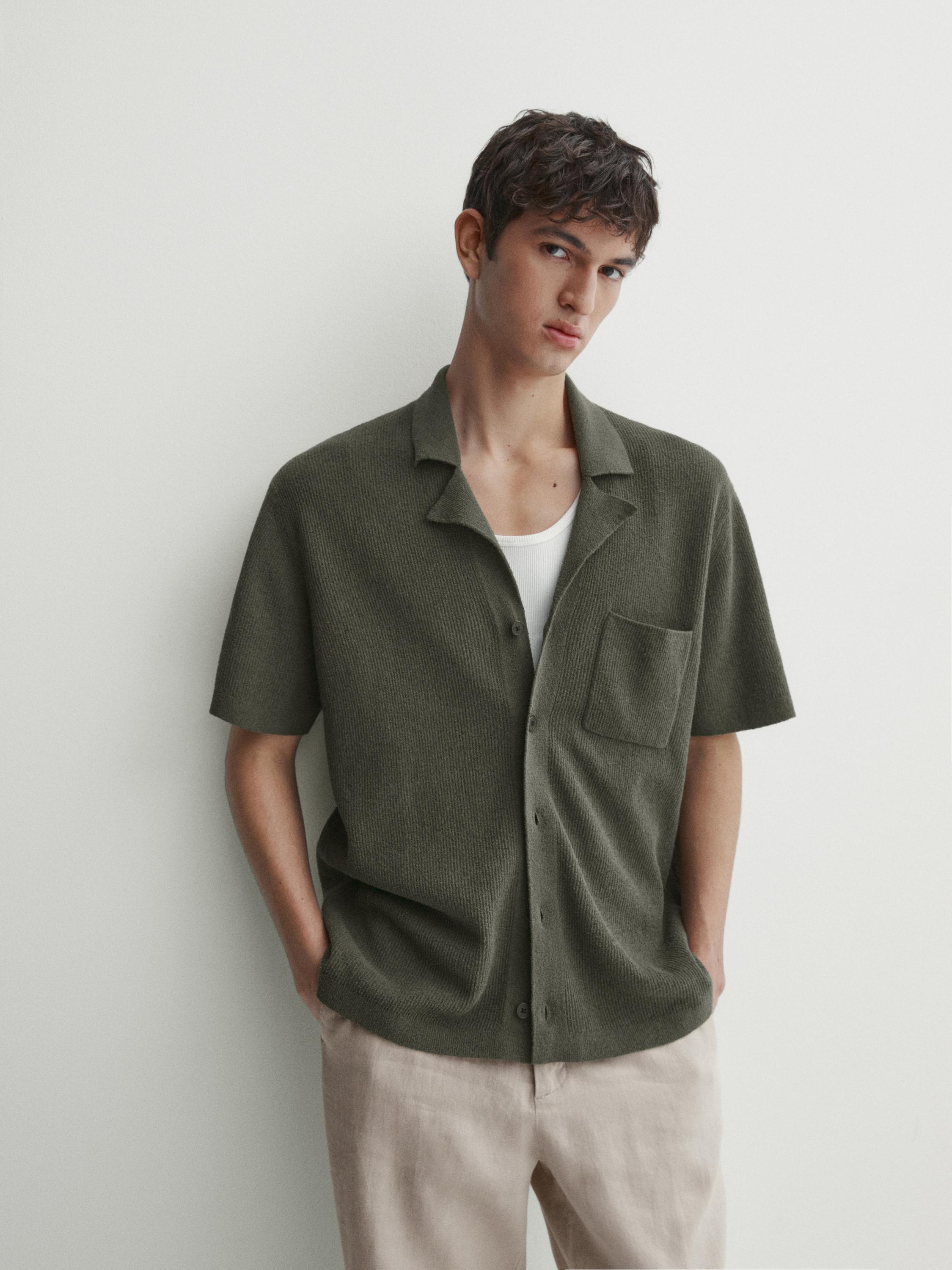 Short sleeve knit cardigan with buttons