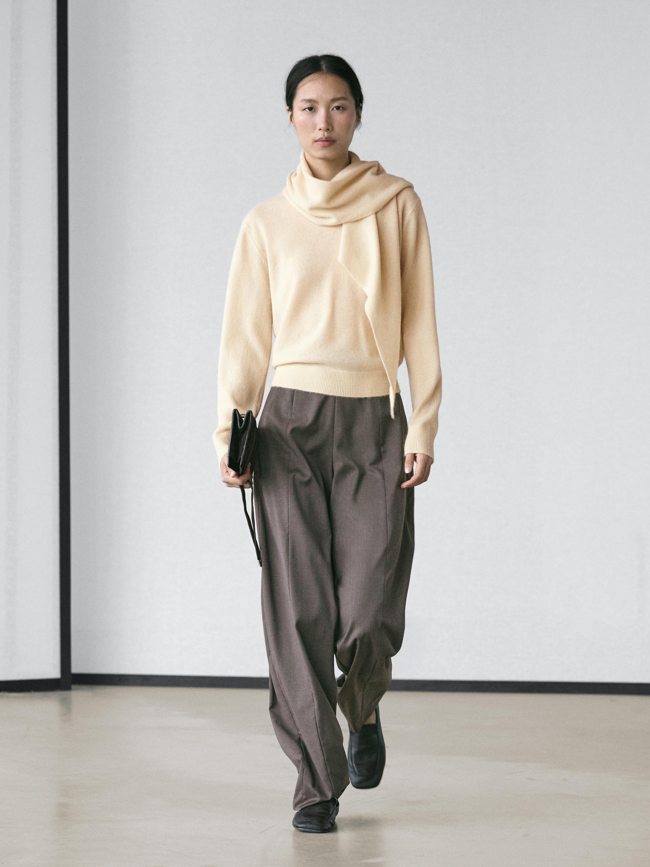 Dzianinowy sweter z chustką ze 100% wełny