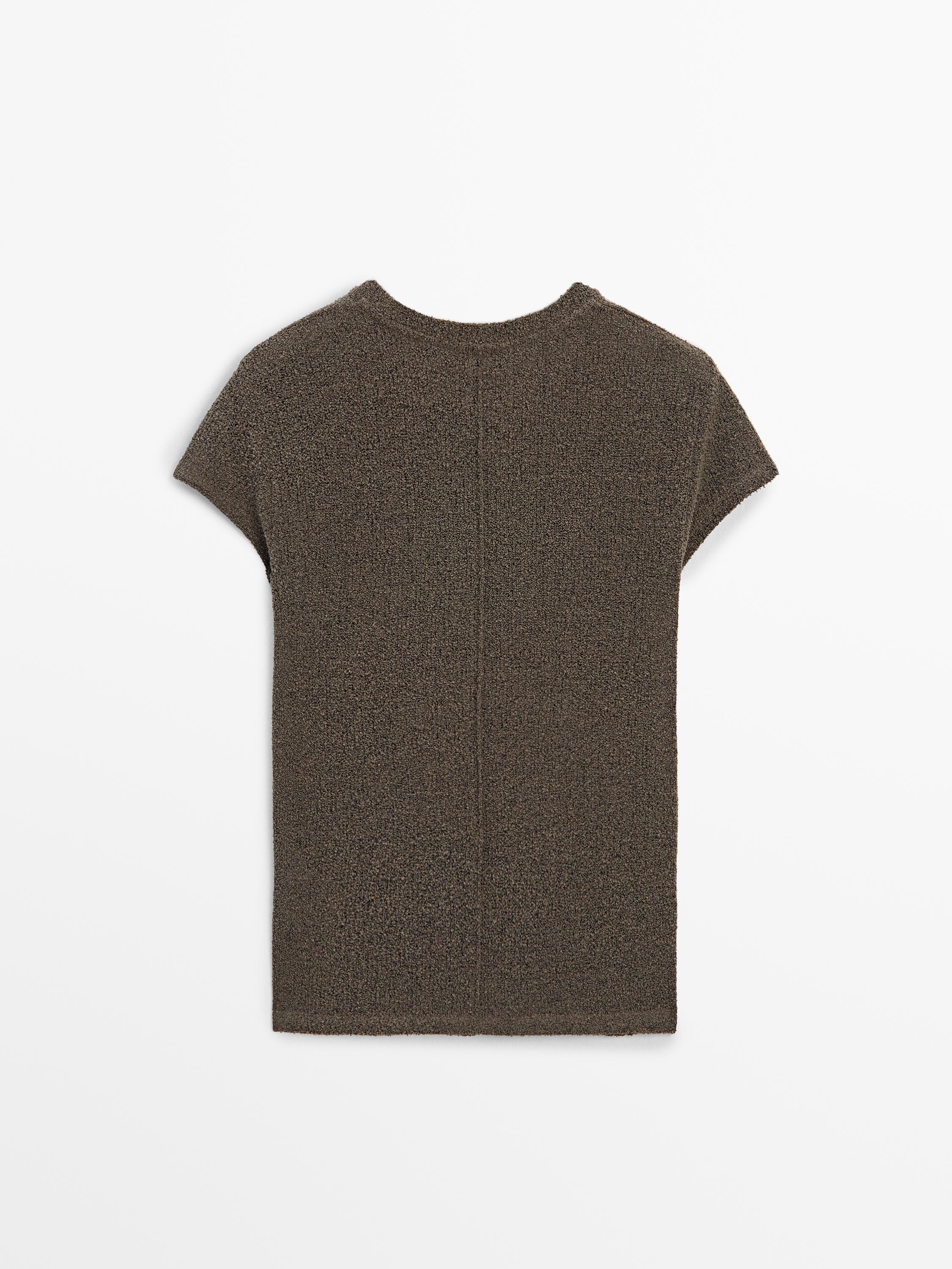 Short sleeve T-shirt with textured detail