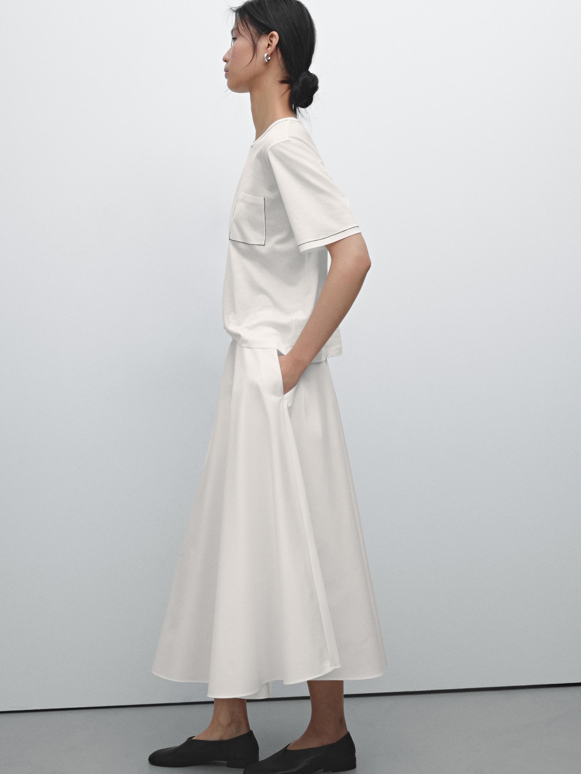 تيشرت قطن متباين بأكمام قصيرة