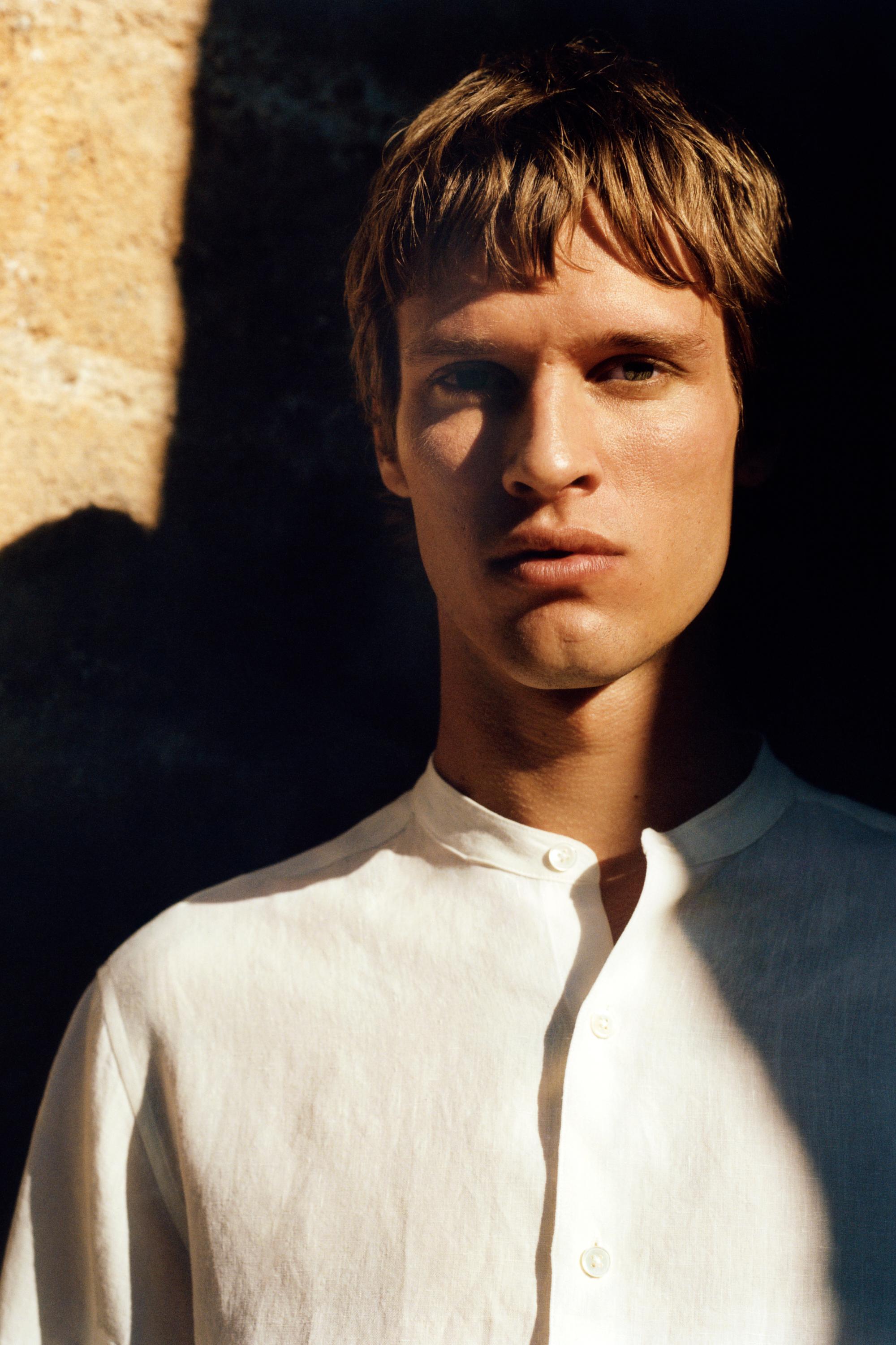100% linen regular fit shirt with stand collar — CREAM