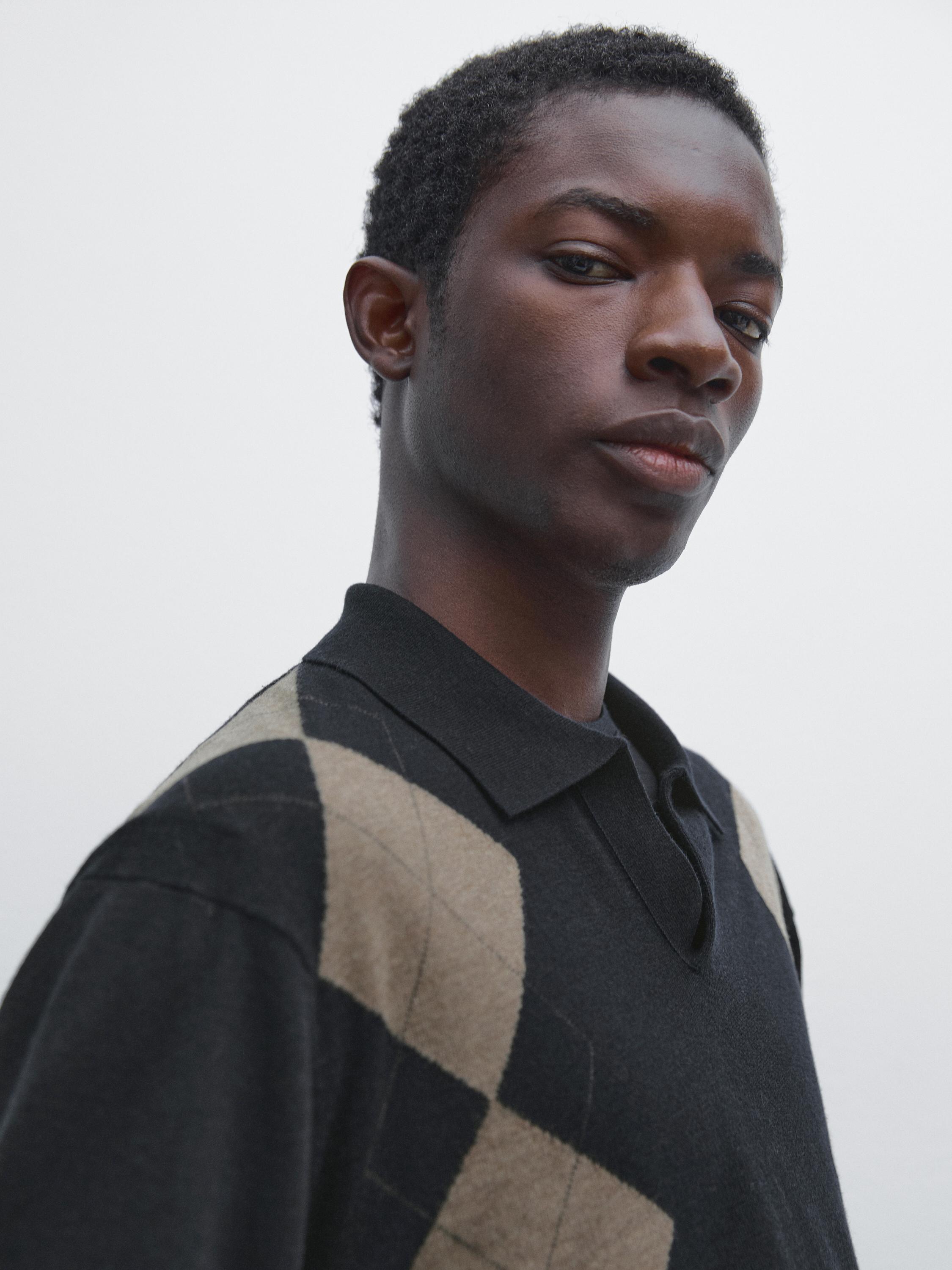 Wool blend argyle knit polo sweater — NAVY BLUE