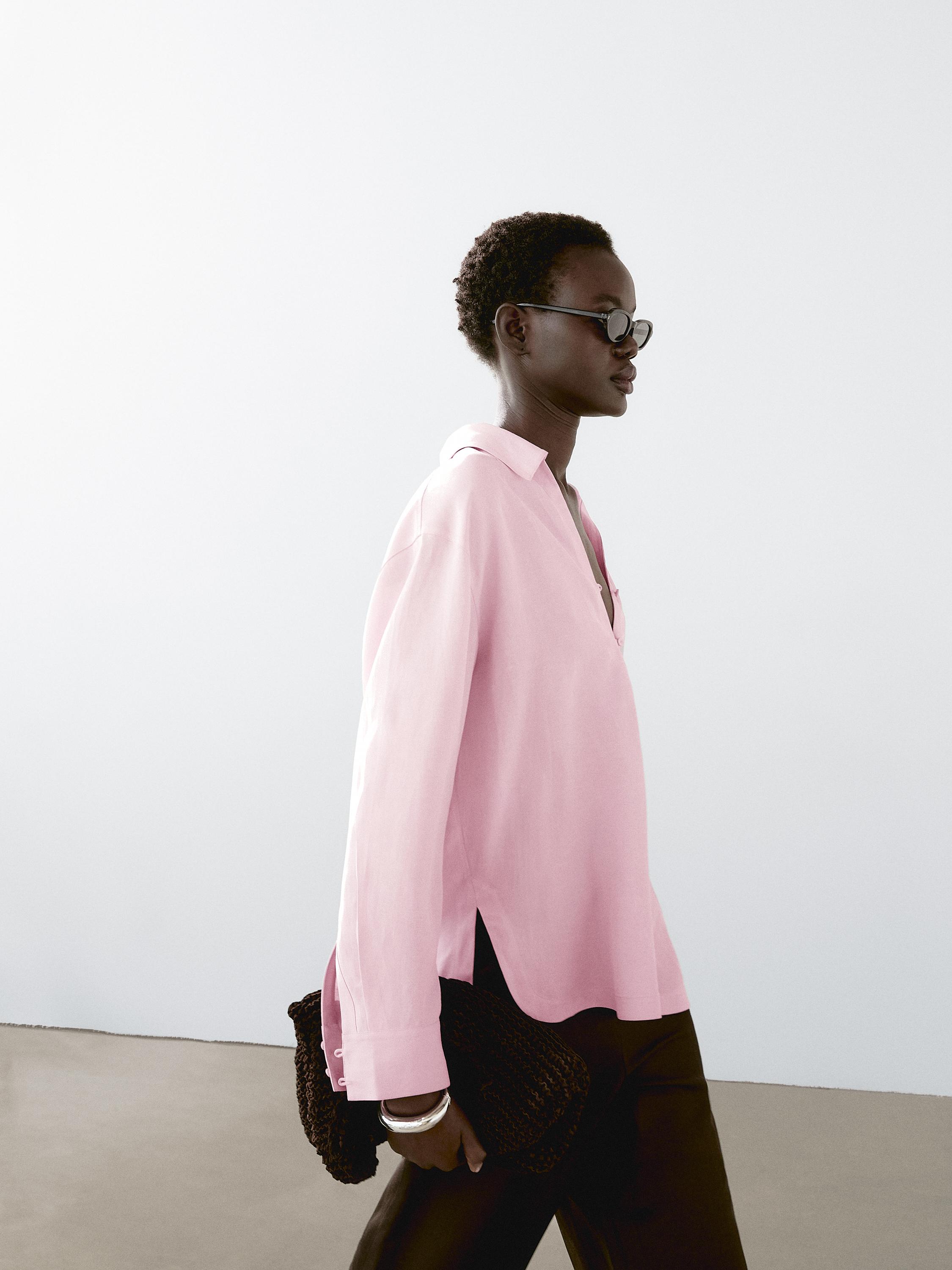 Lightweight blouse with polo collar