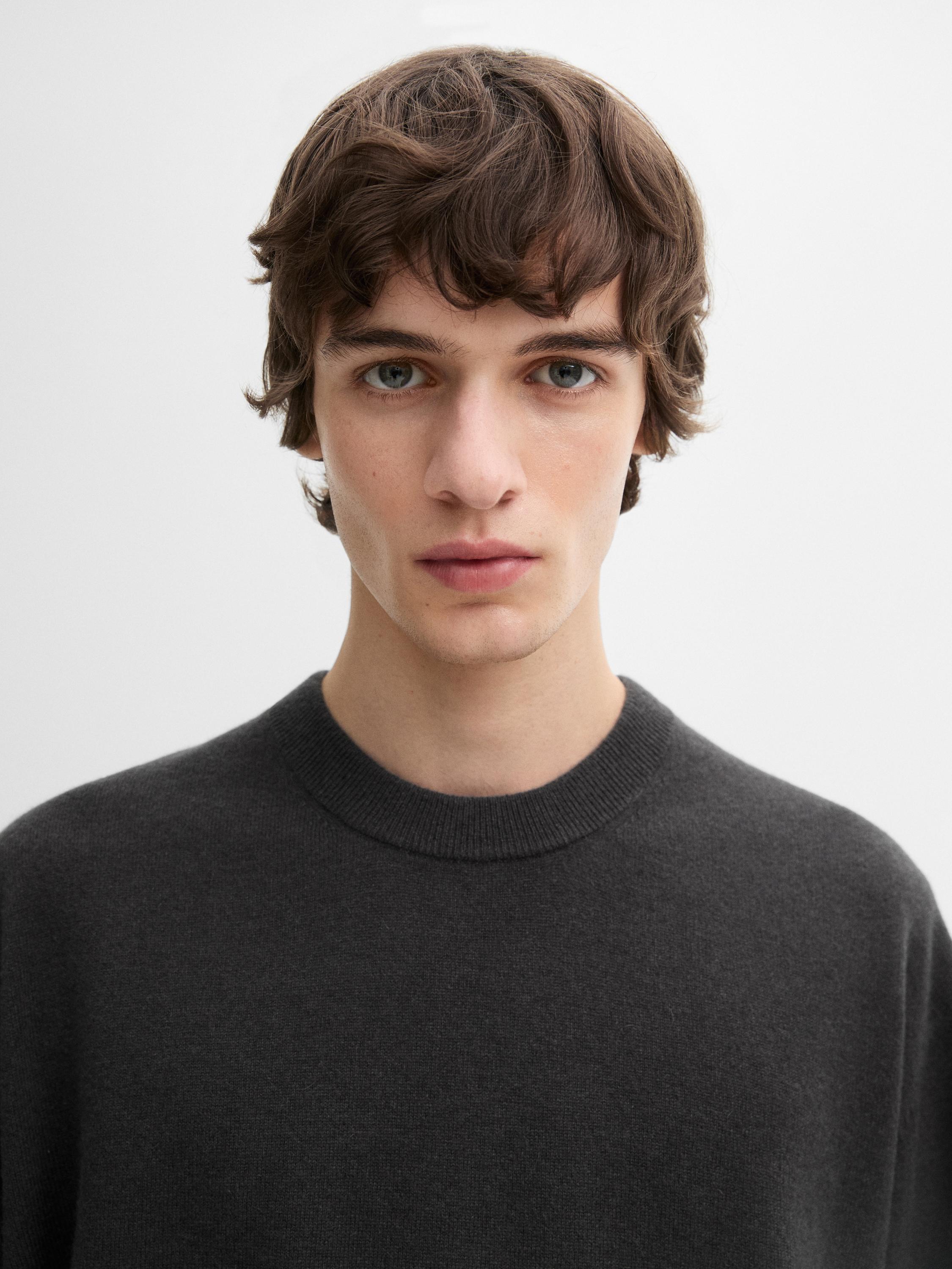 100% cashmere knit sweater