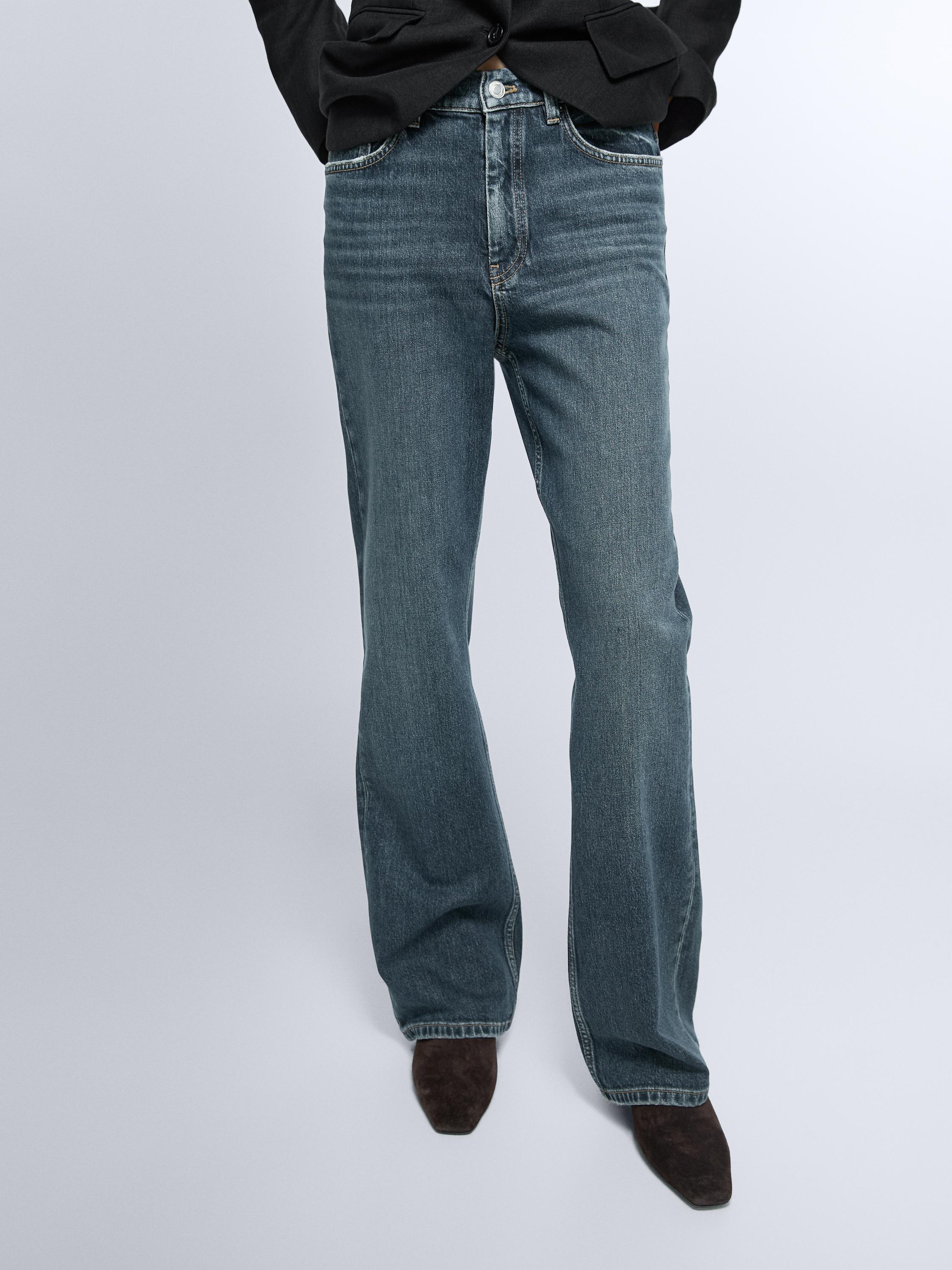 Jeans model bootcut pinggang tinggi