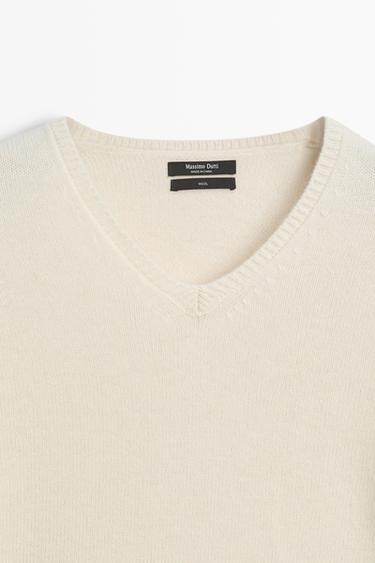 100% wool V-neck knit sweater — CREAM 9