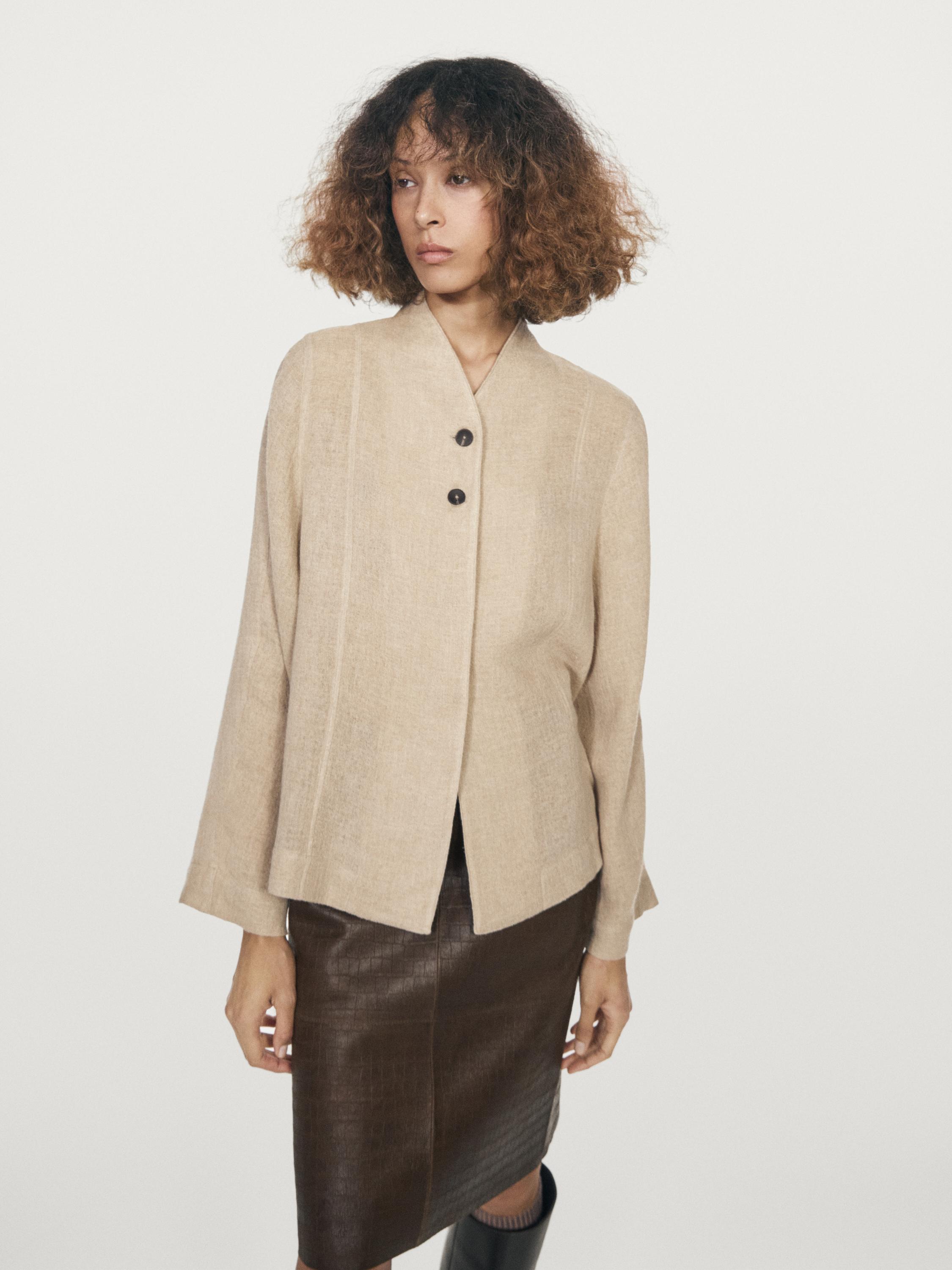 Bluzë e gjerë prej përzierjeje leshi me kopsa të dukshme