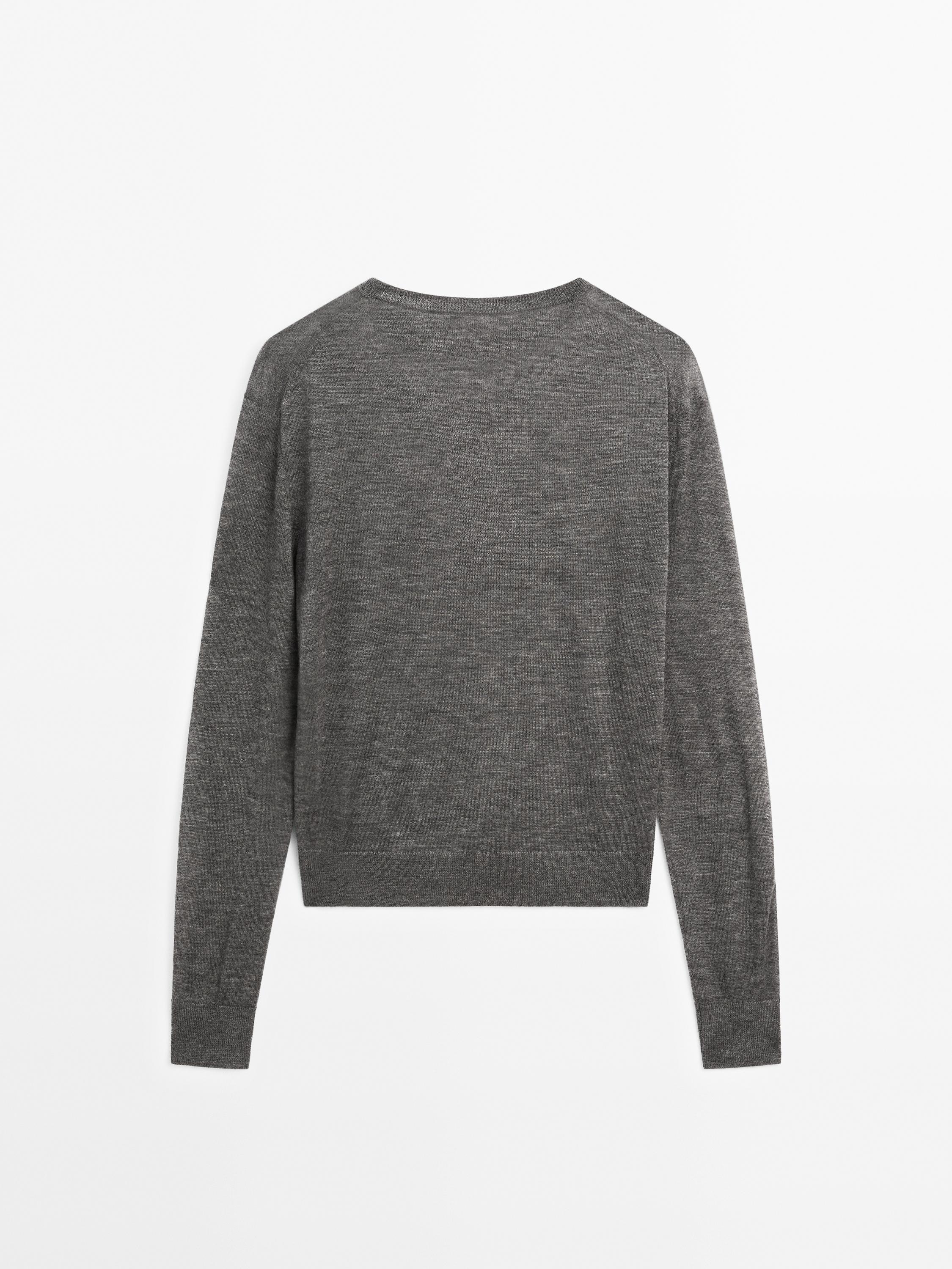 100% cashmere fine knit sweater