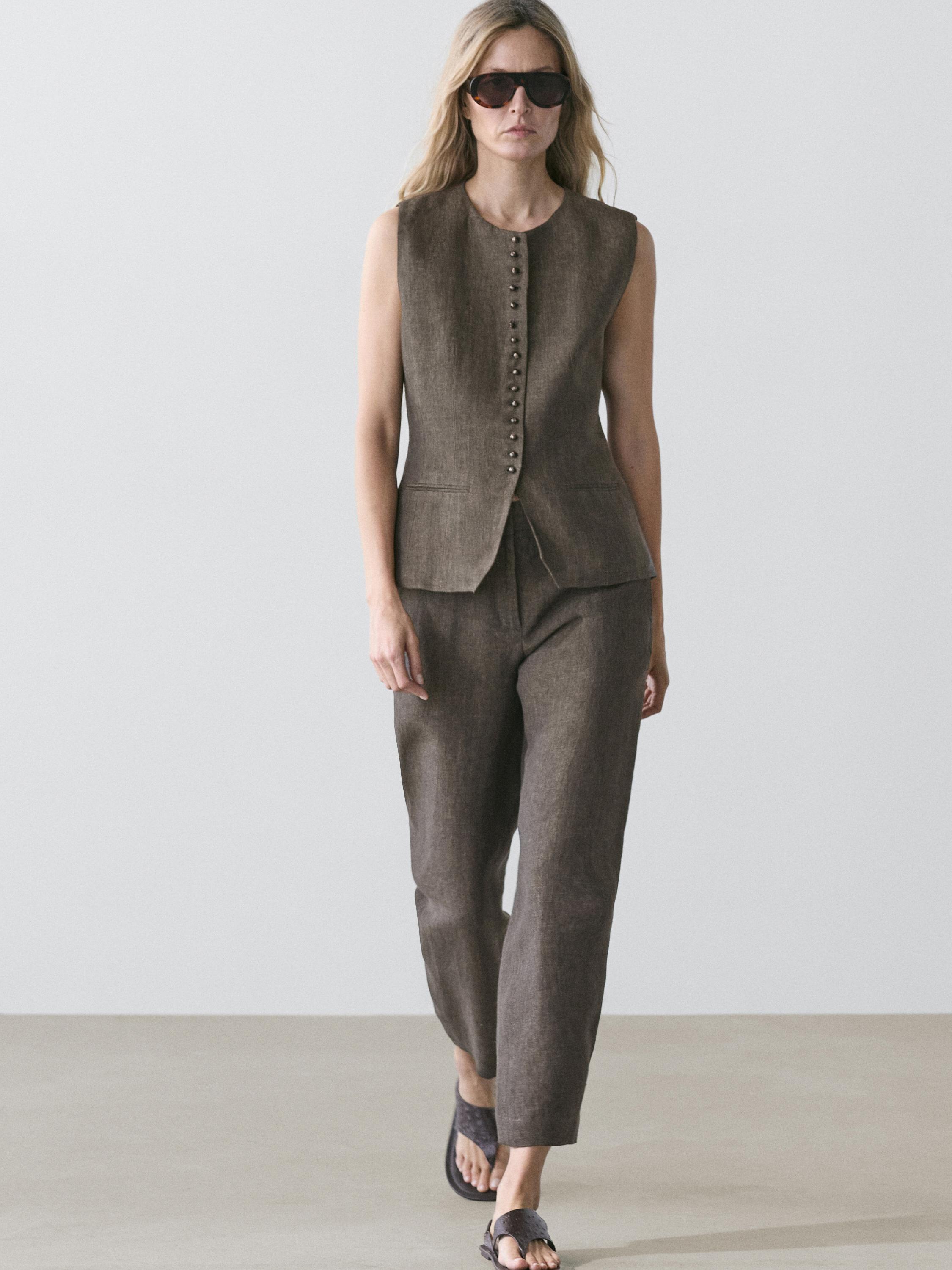 100% linen waistcoat with button detail