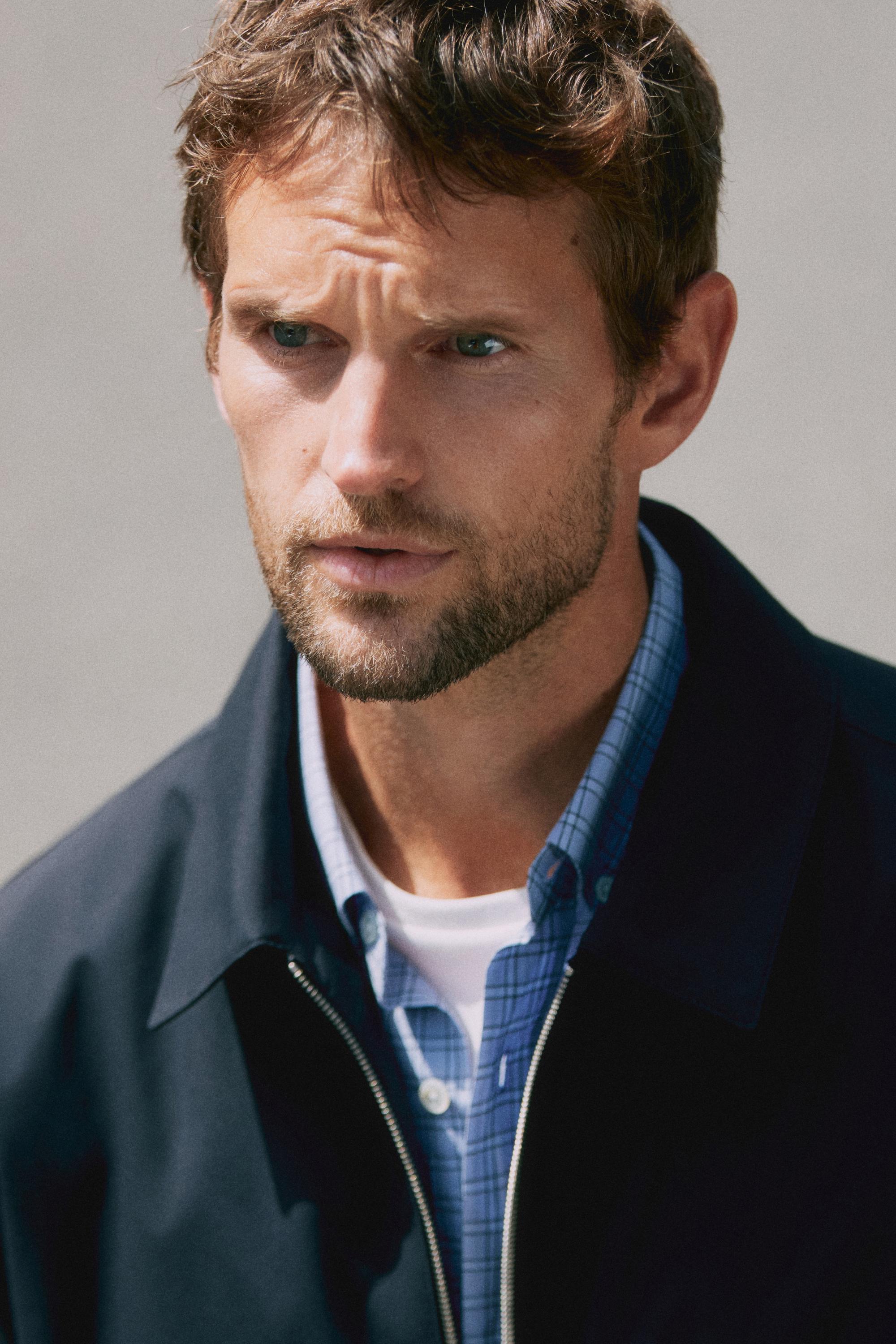 Lightweight jacket with collar detail — NAVY BLUE