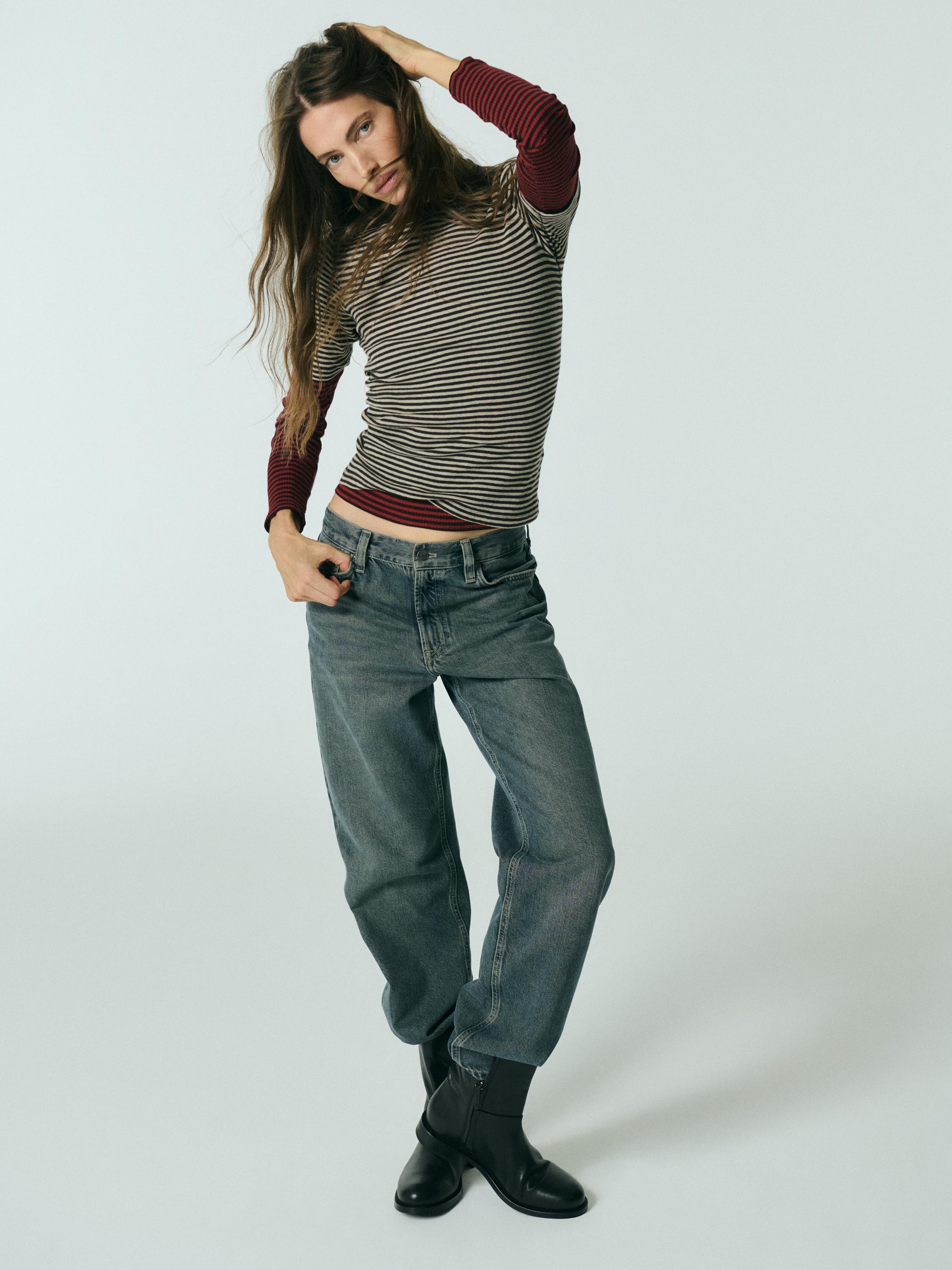 Jeans straight fit tiro alto