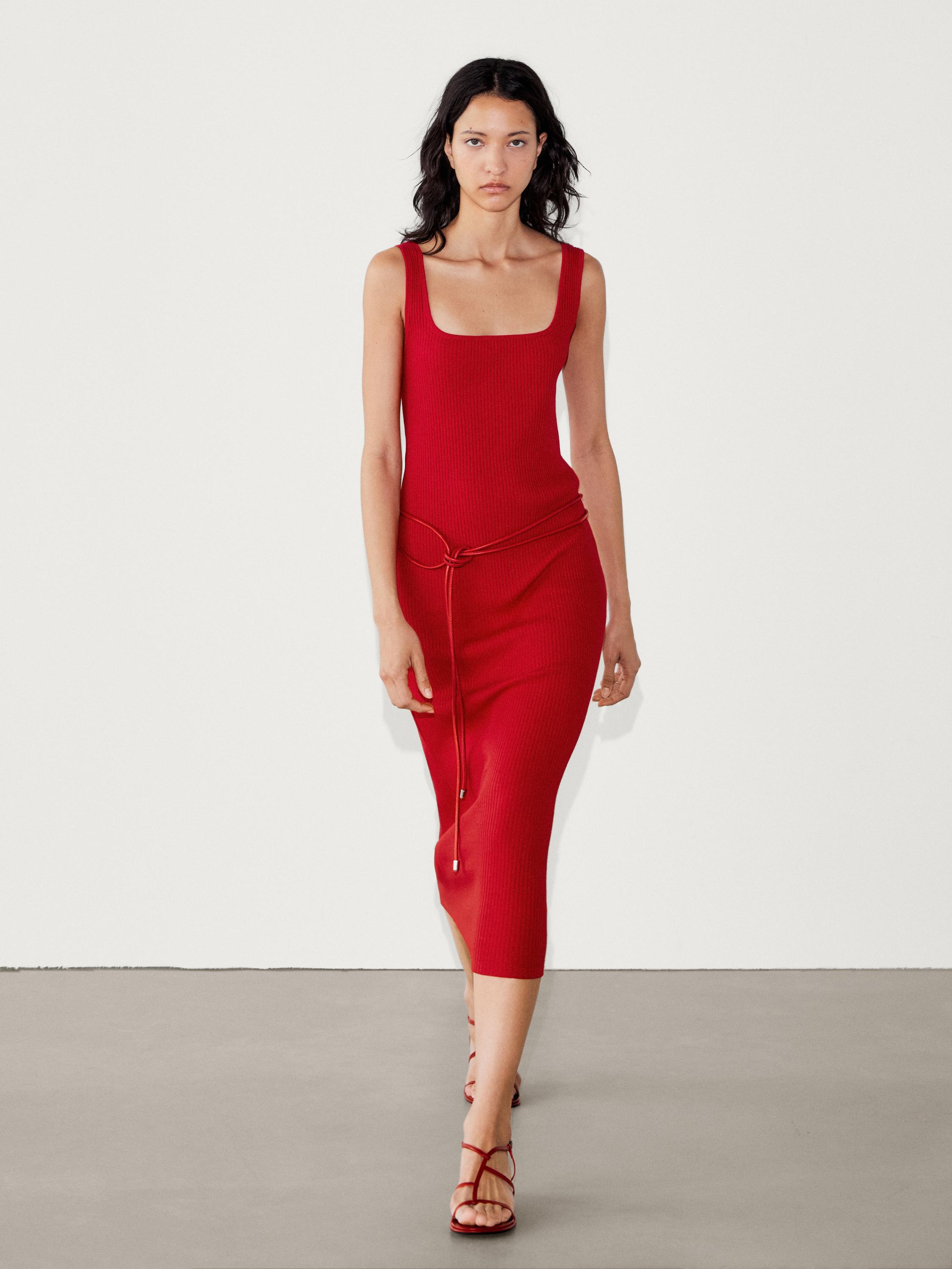 Robe midi côtelée à col carré