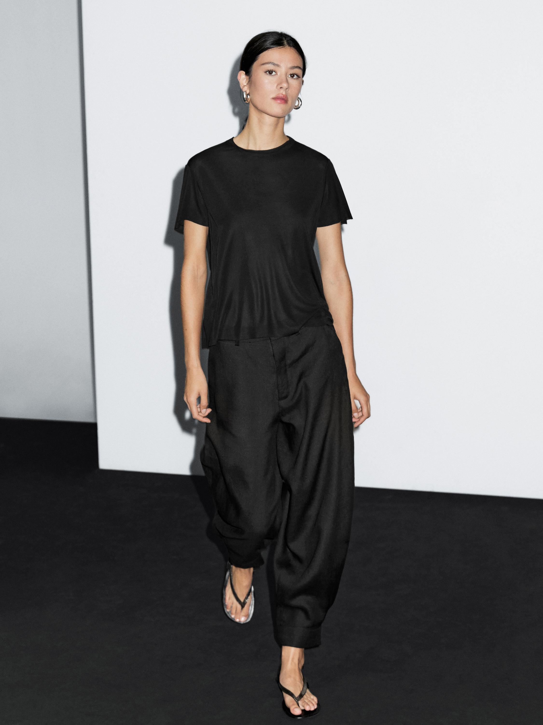 Camiseta fluida manga corta · Negro, Marrón · Camiseta Massimo Dutti