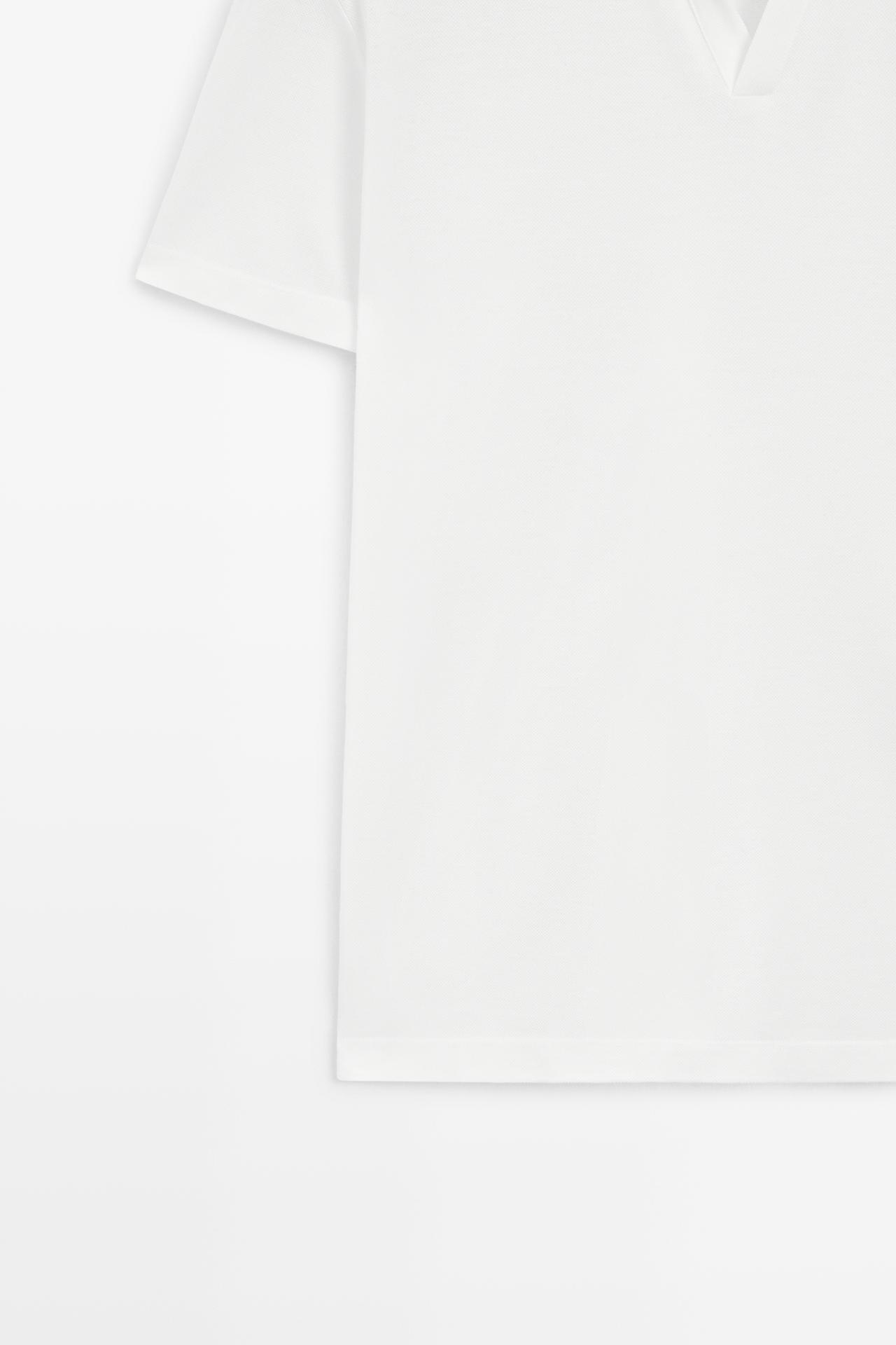 Micro-textured V-neck piqué polo shirt — WHITE