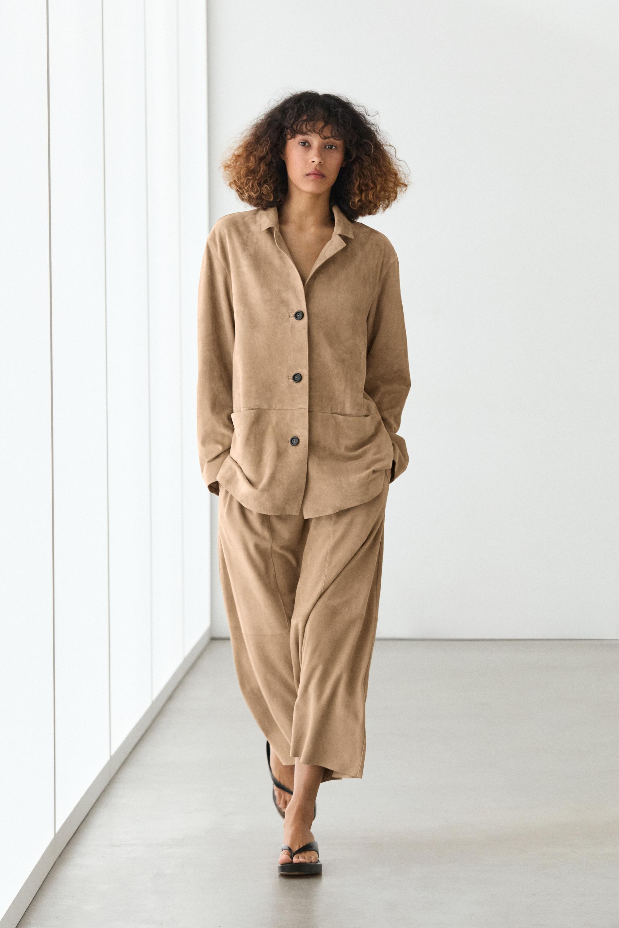 100% suede leather blazer with pocket details — SAND