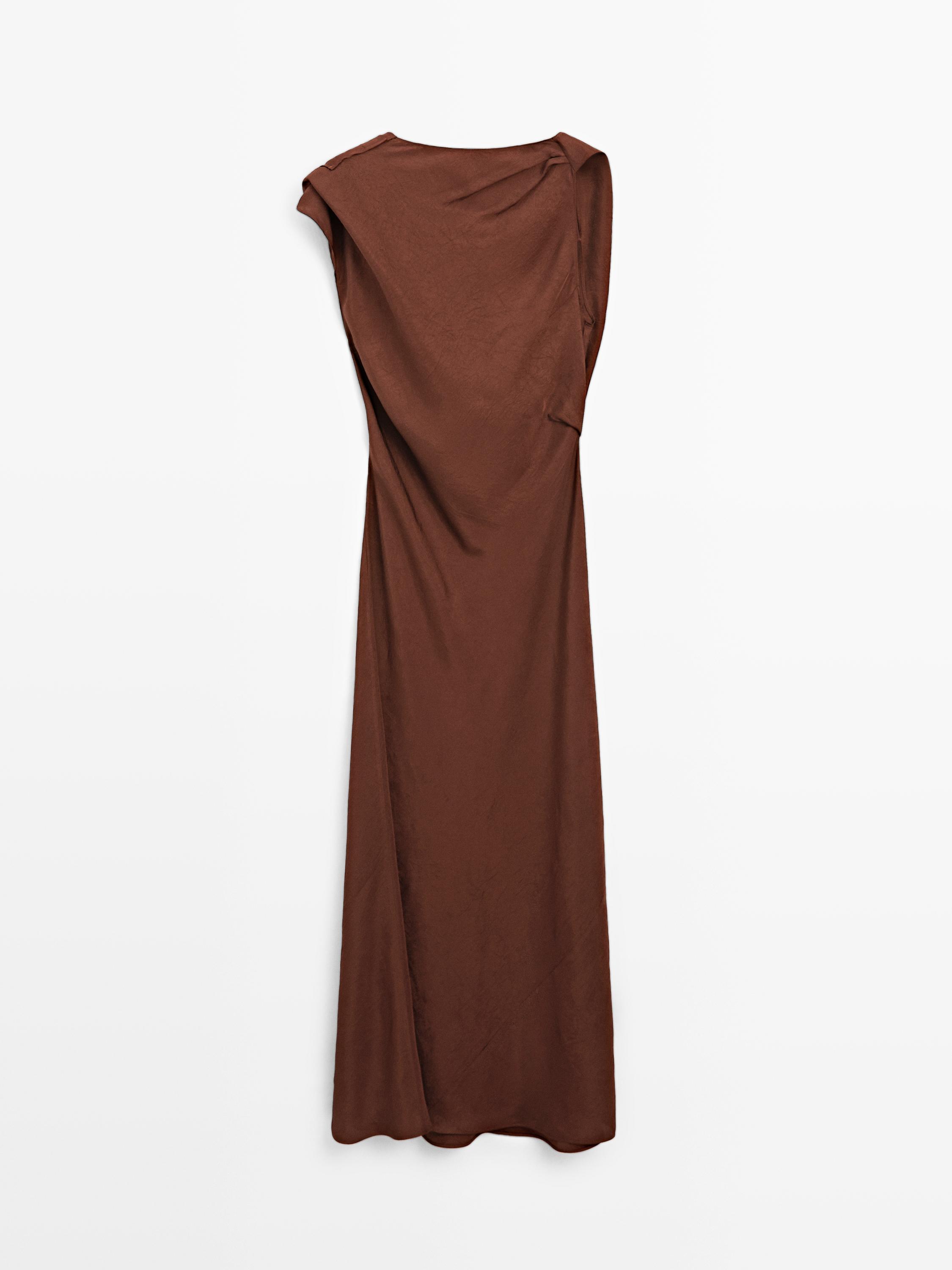 Vestido largo satinado espalda descubierta