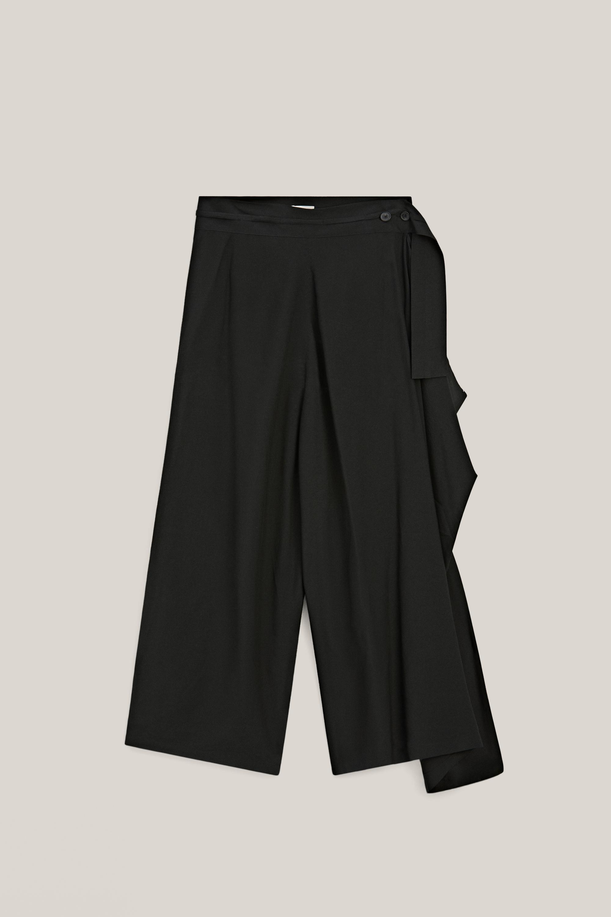 Skort with side slit detail - LIMITED EDITION — BLACK
