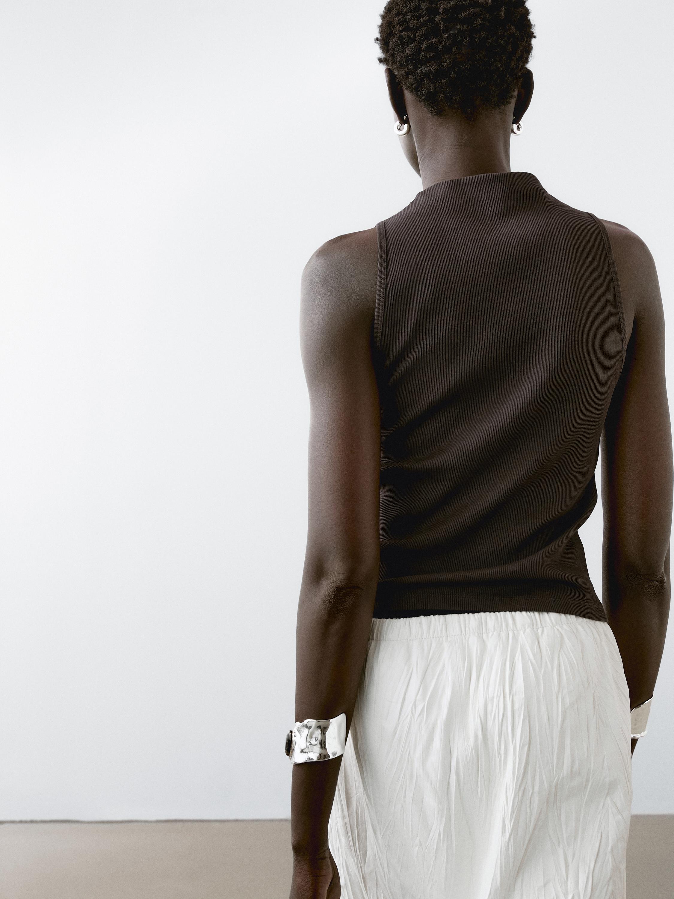 Ribbed knit funnel neck top