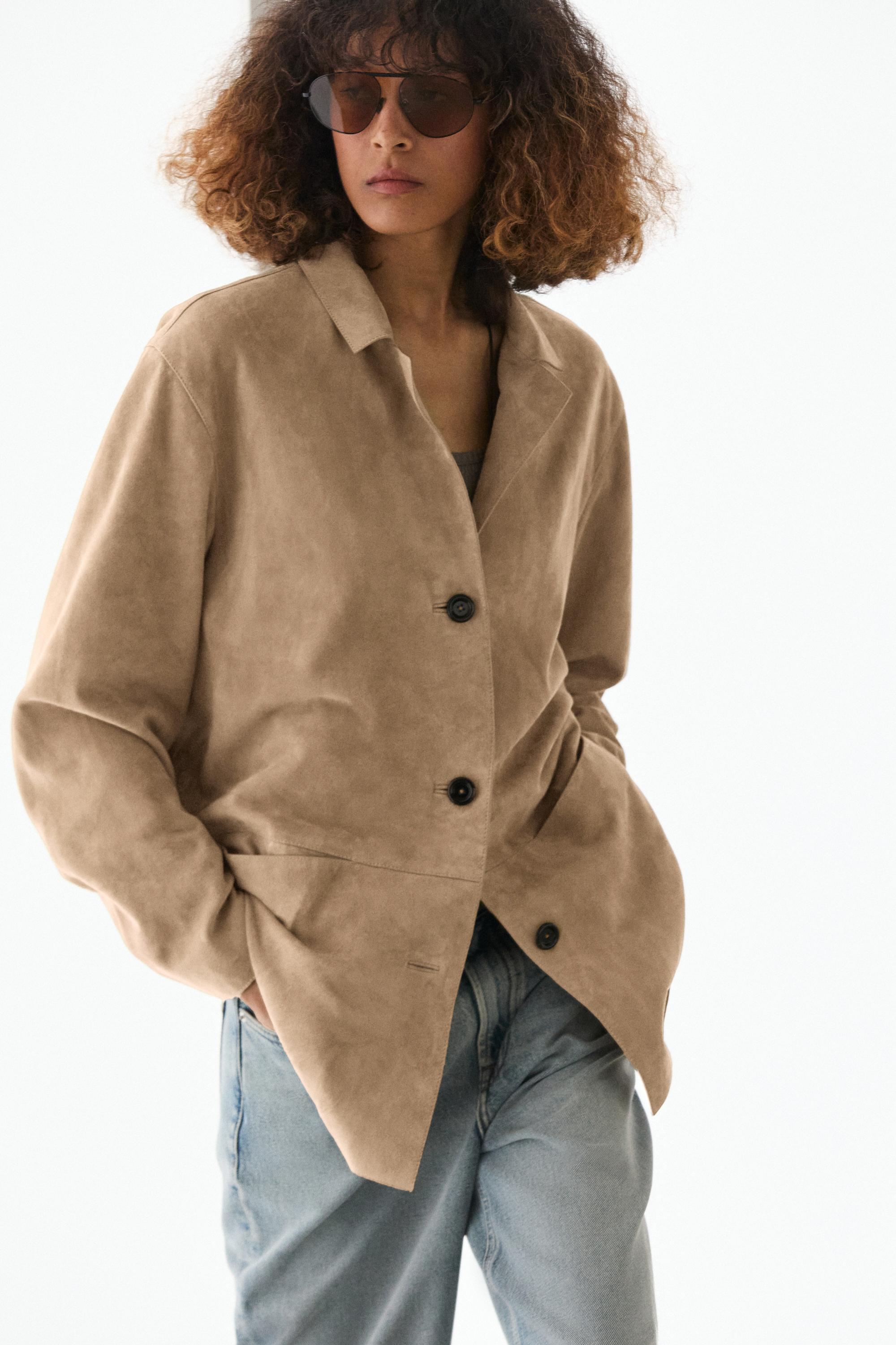 100% suede leather blazer with pocket details — SAND