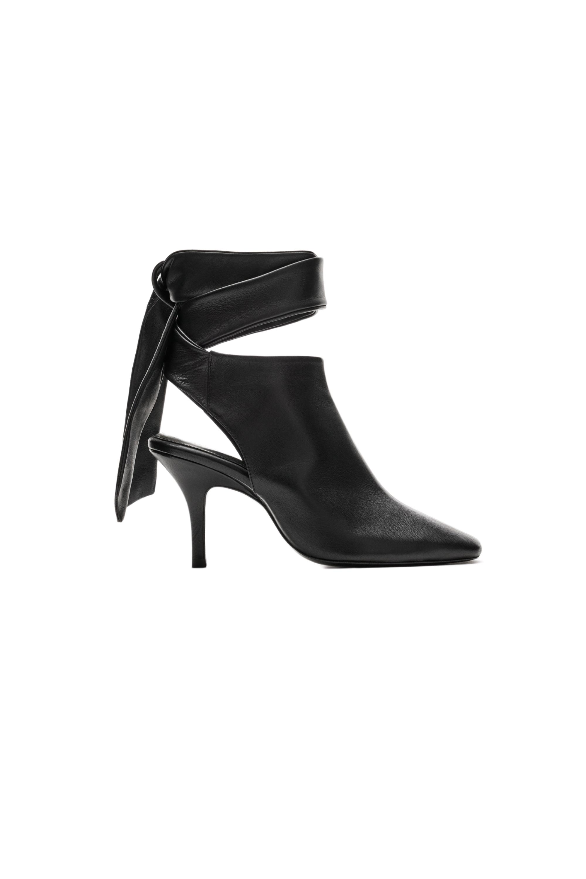 Laced heel shoe - LIMITED EDITION · Black · Heelâ Shoes | Massimo