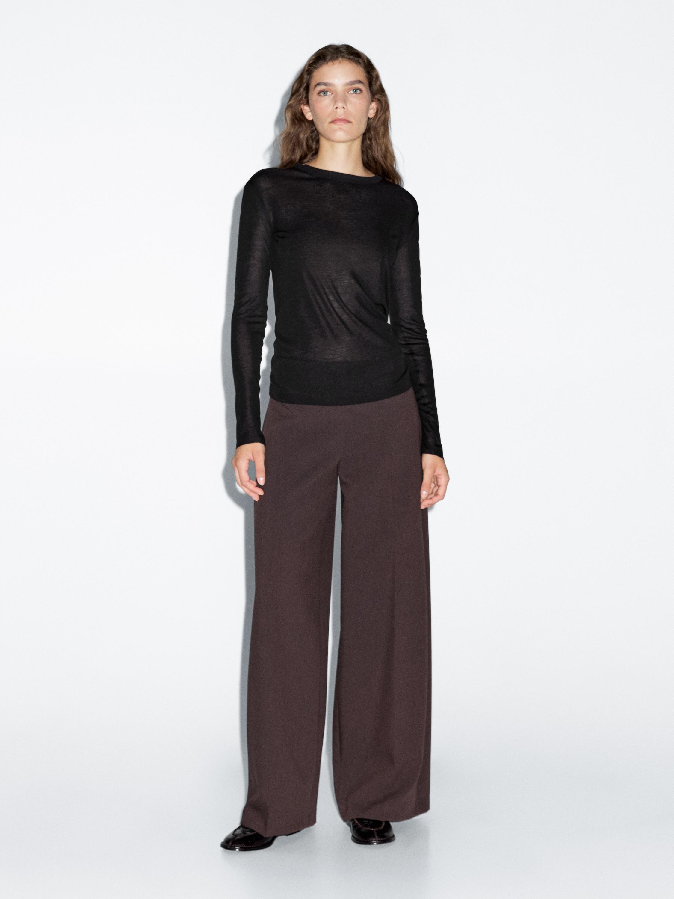 Легкая футболка классического кроя с длинными рукавами