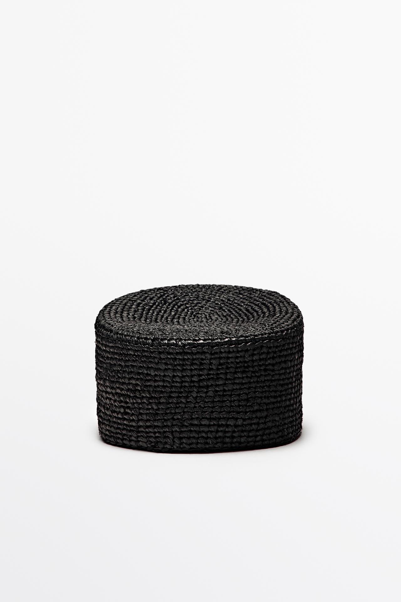 Raffia pillbox hat — BLACK