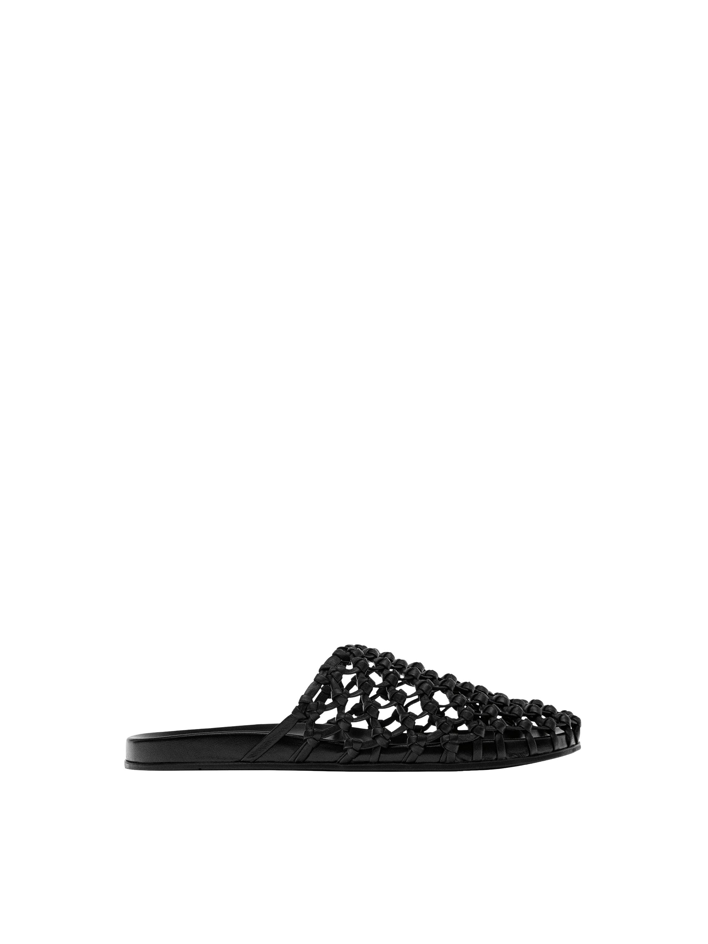 Woven leather clogs · Black · Flatâ Sandal | Massimo Dutti