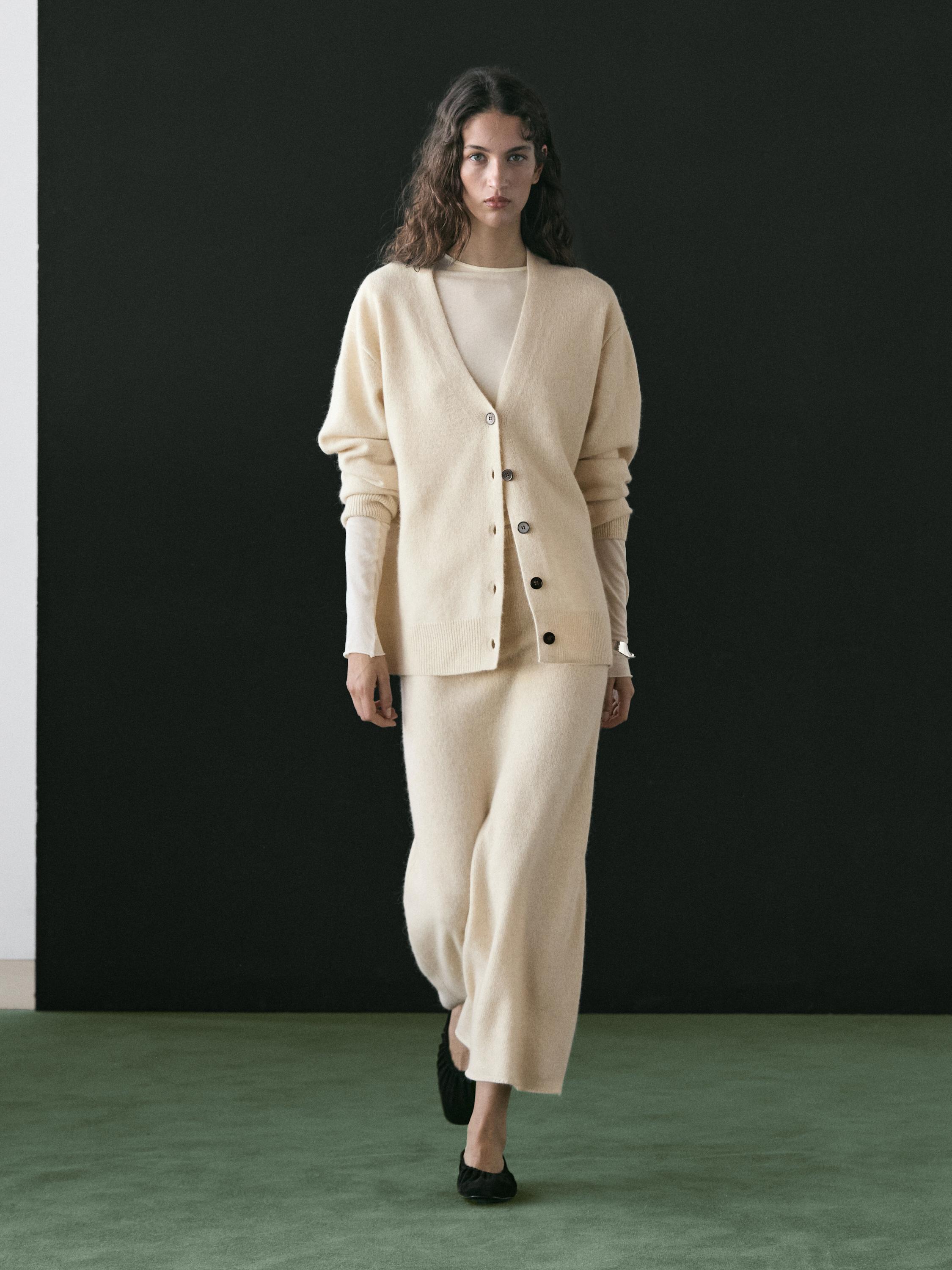 Кардиган с V-образным вырезом из шерсти и альпаки