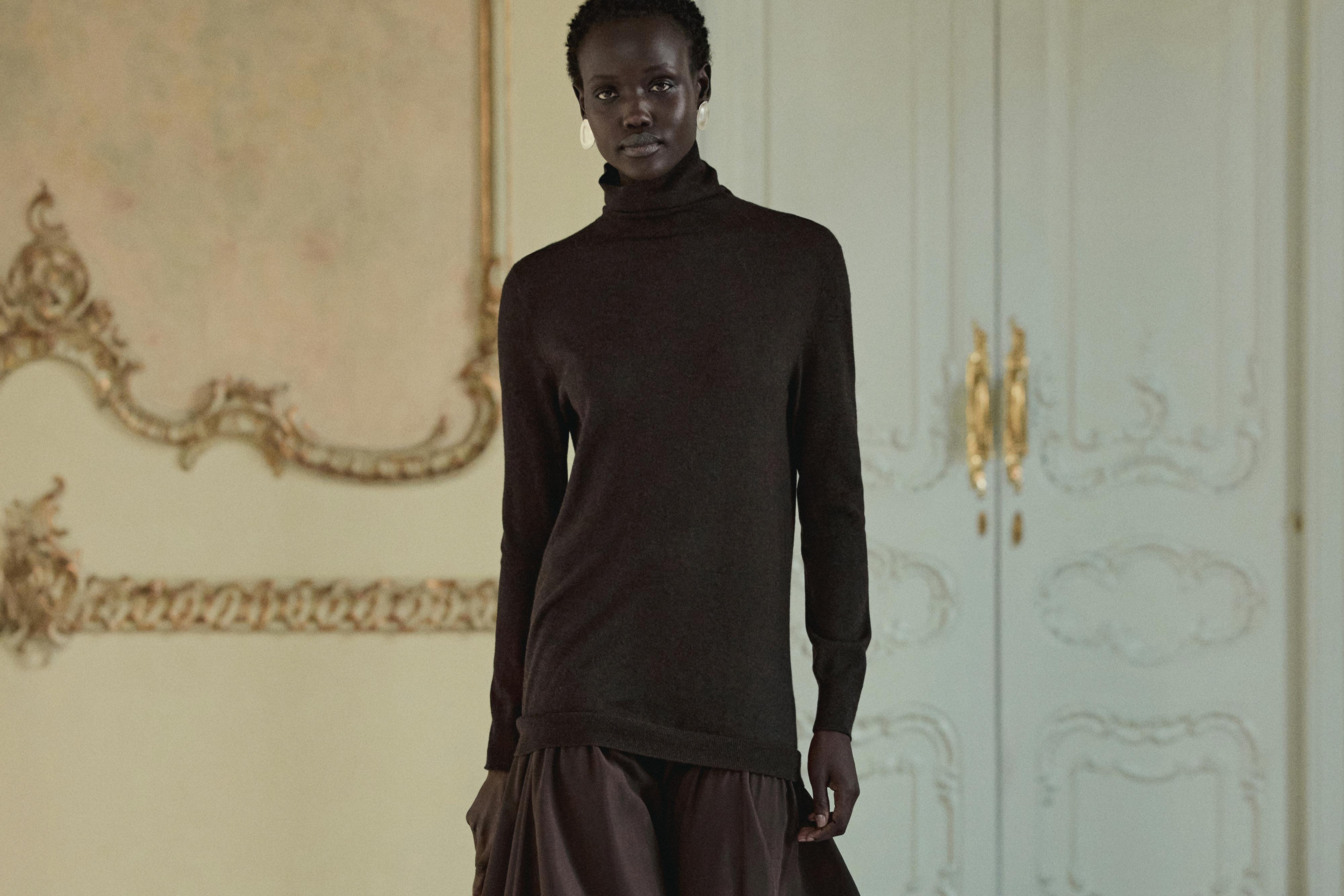 Wool blend knit dress with contrast detail — Chocolate