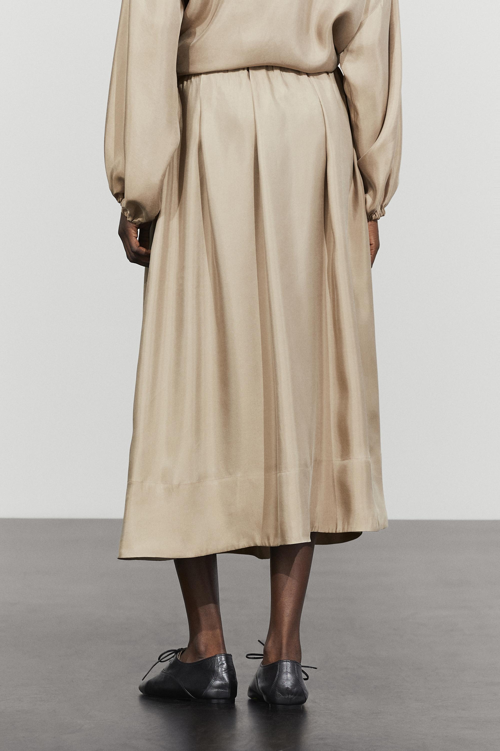 Flowing elastic waist midi skirt — SAND