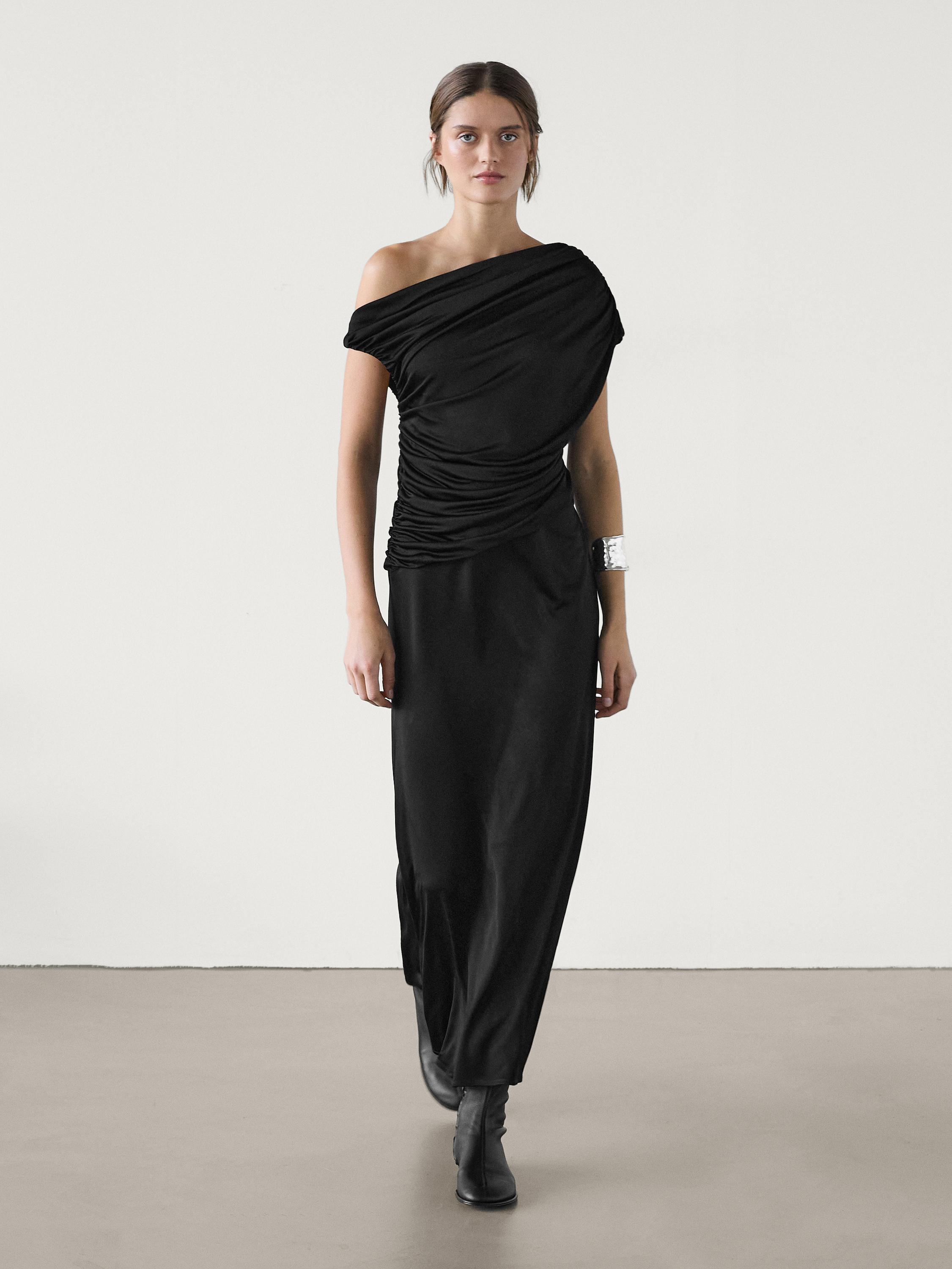 Vestido midi asimétrico drapeado