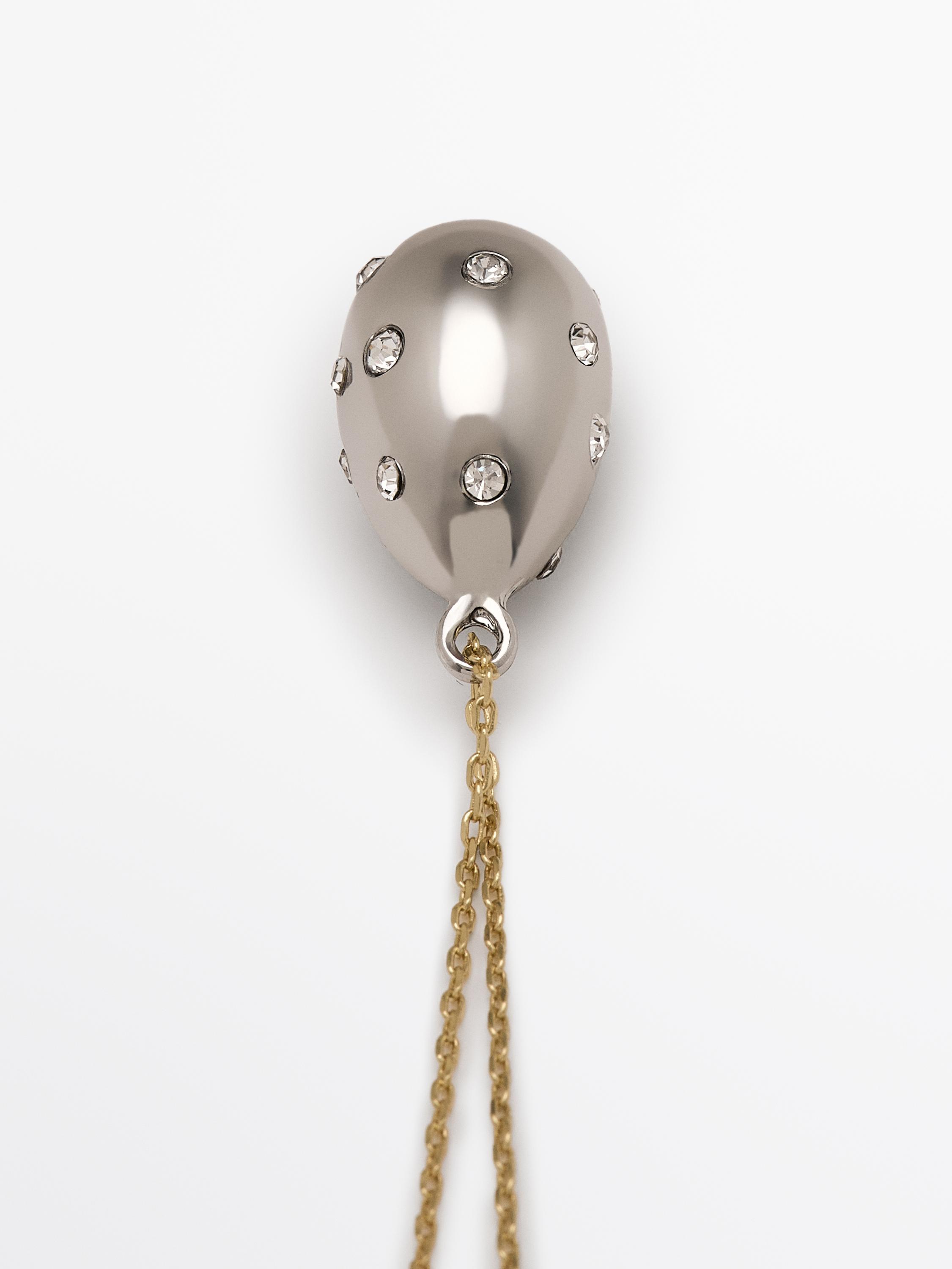Necklace with teardrop pendant