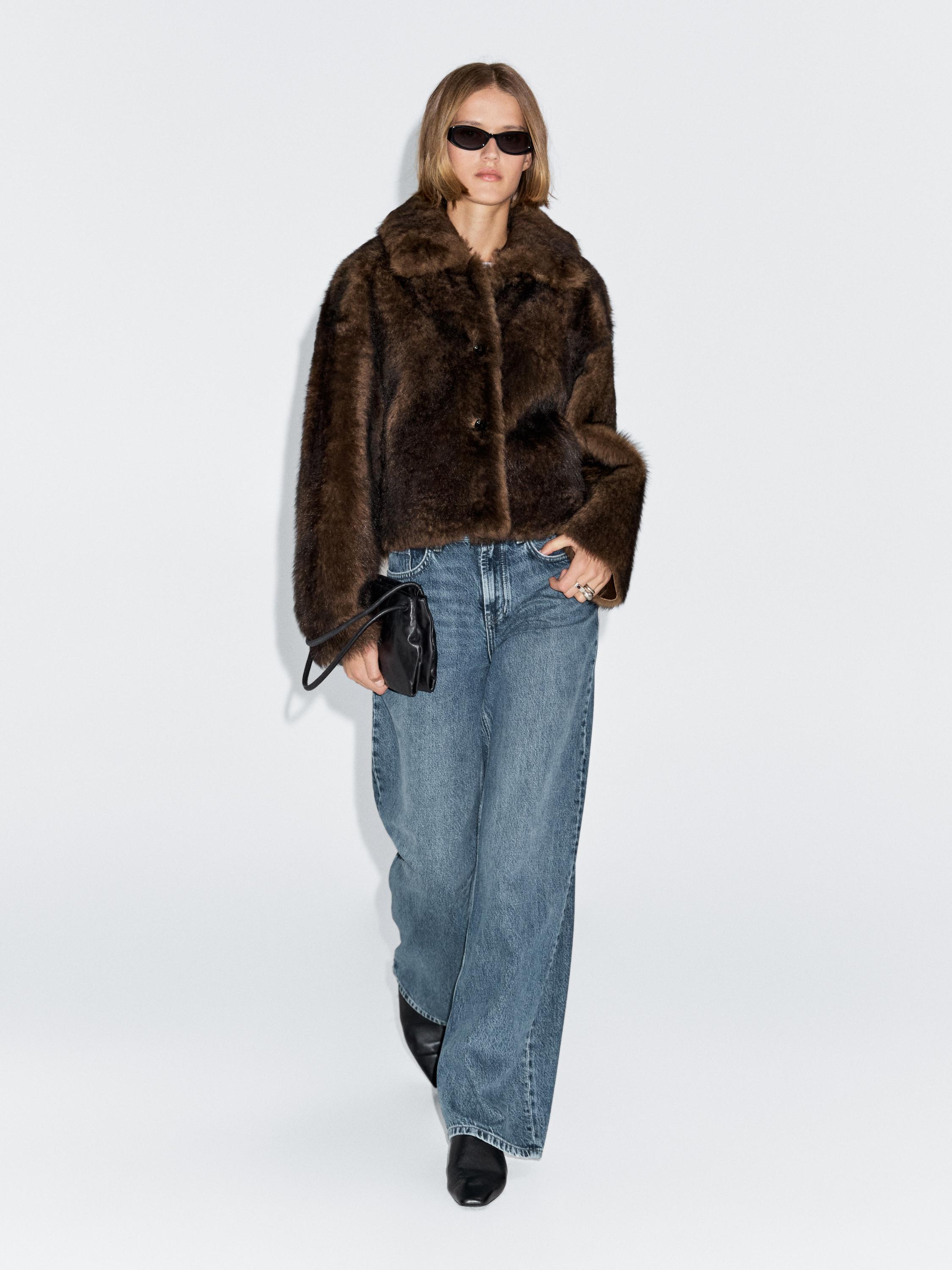 Short leather coat with fur — BROWN