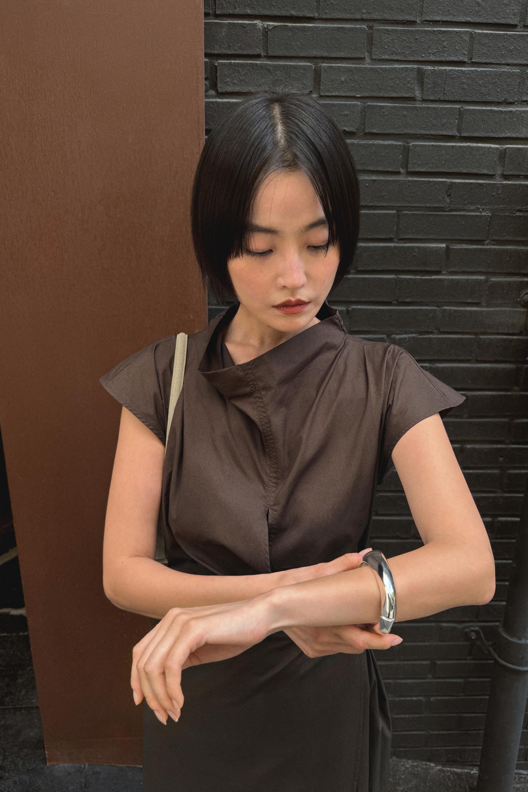 100% cotton draped poplin dress — BROWN