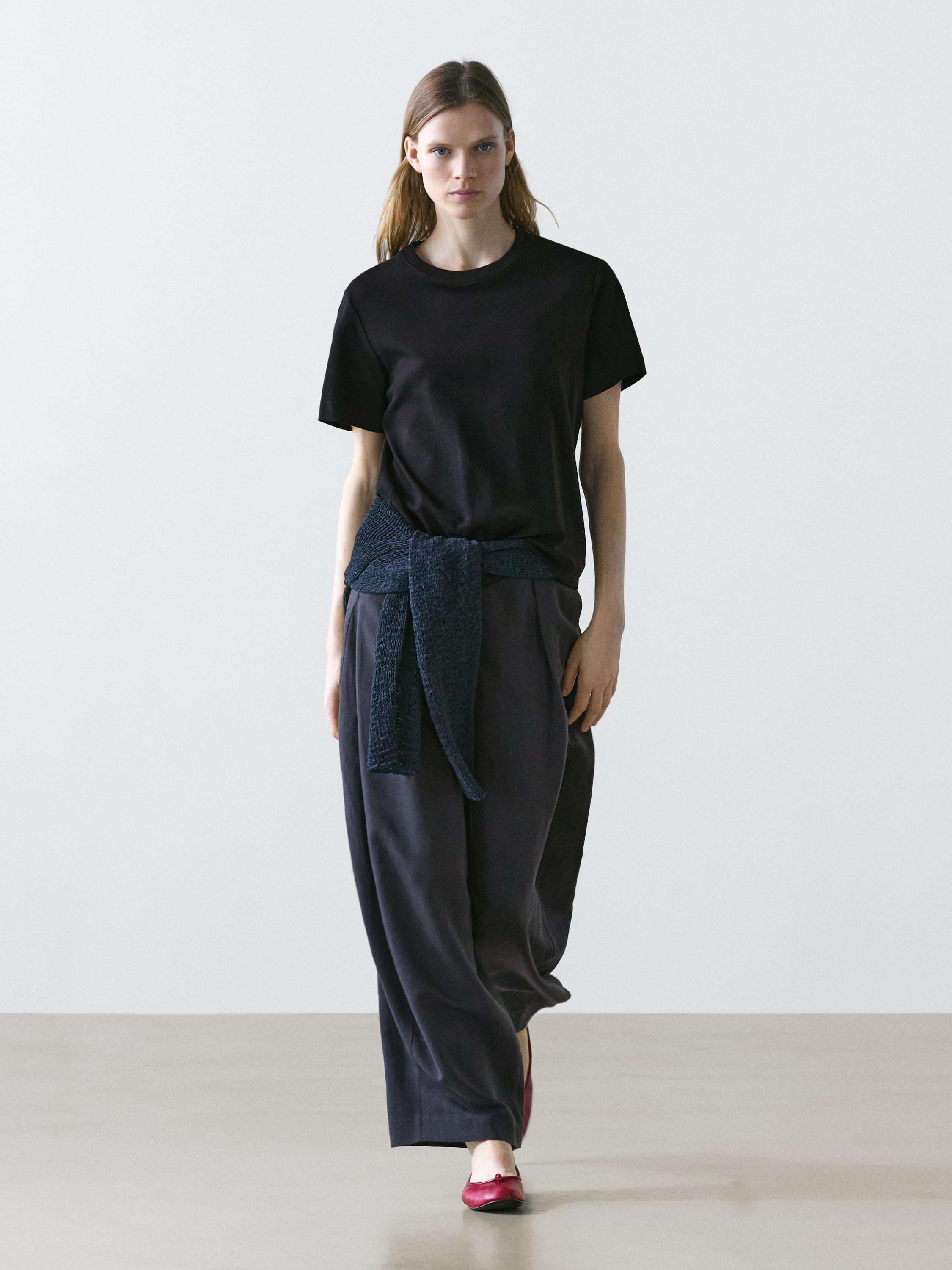 تيشرت قطن 100% ياقة دائرية متشابكة