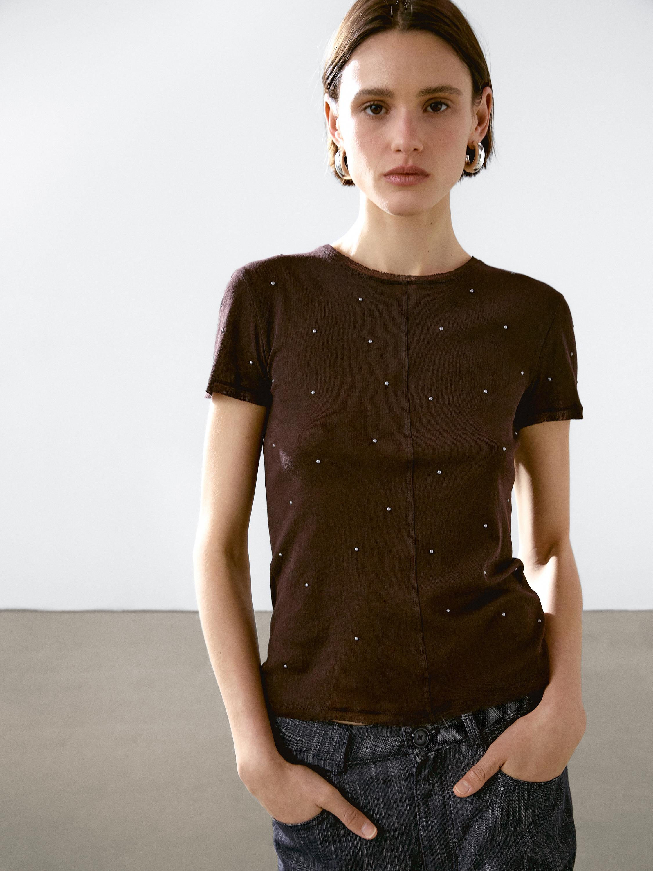 Shirt mit Metallnieten