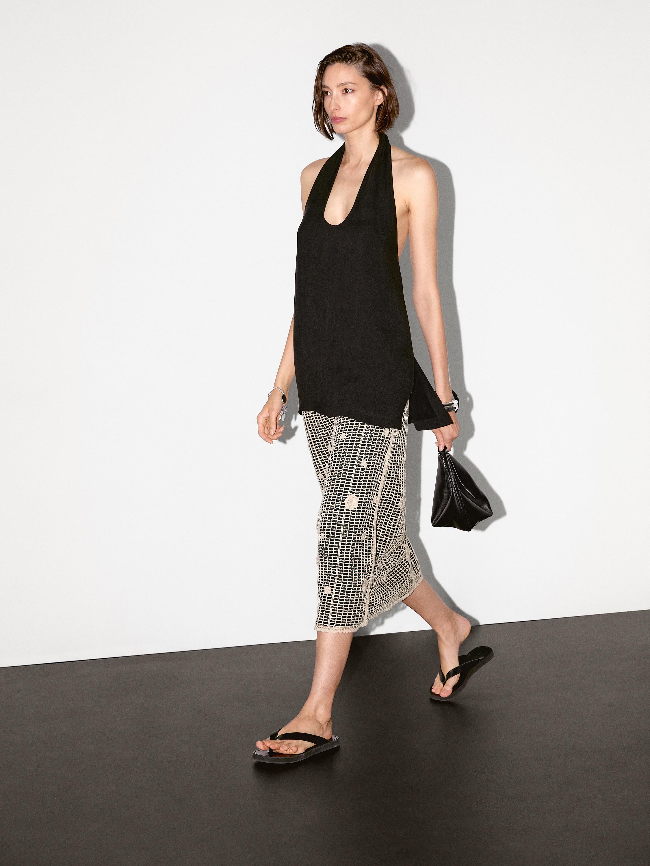 Midi skirt with floral embroidery