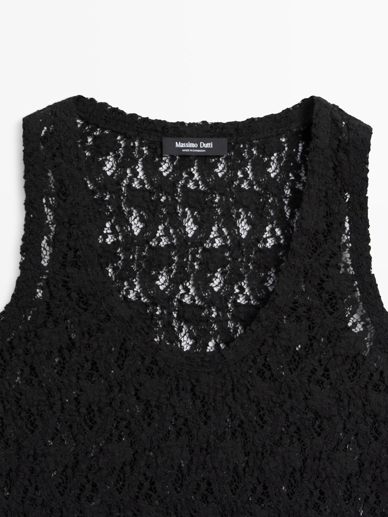Round neck lace top — BLACK