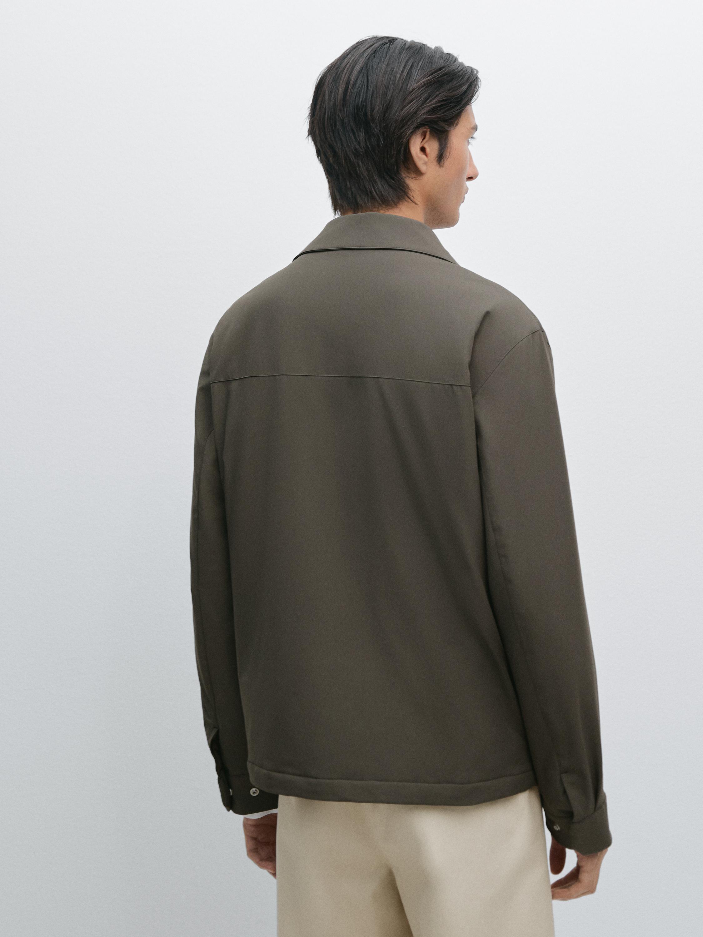 Lightweight water-repellent jacket